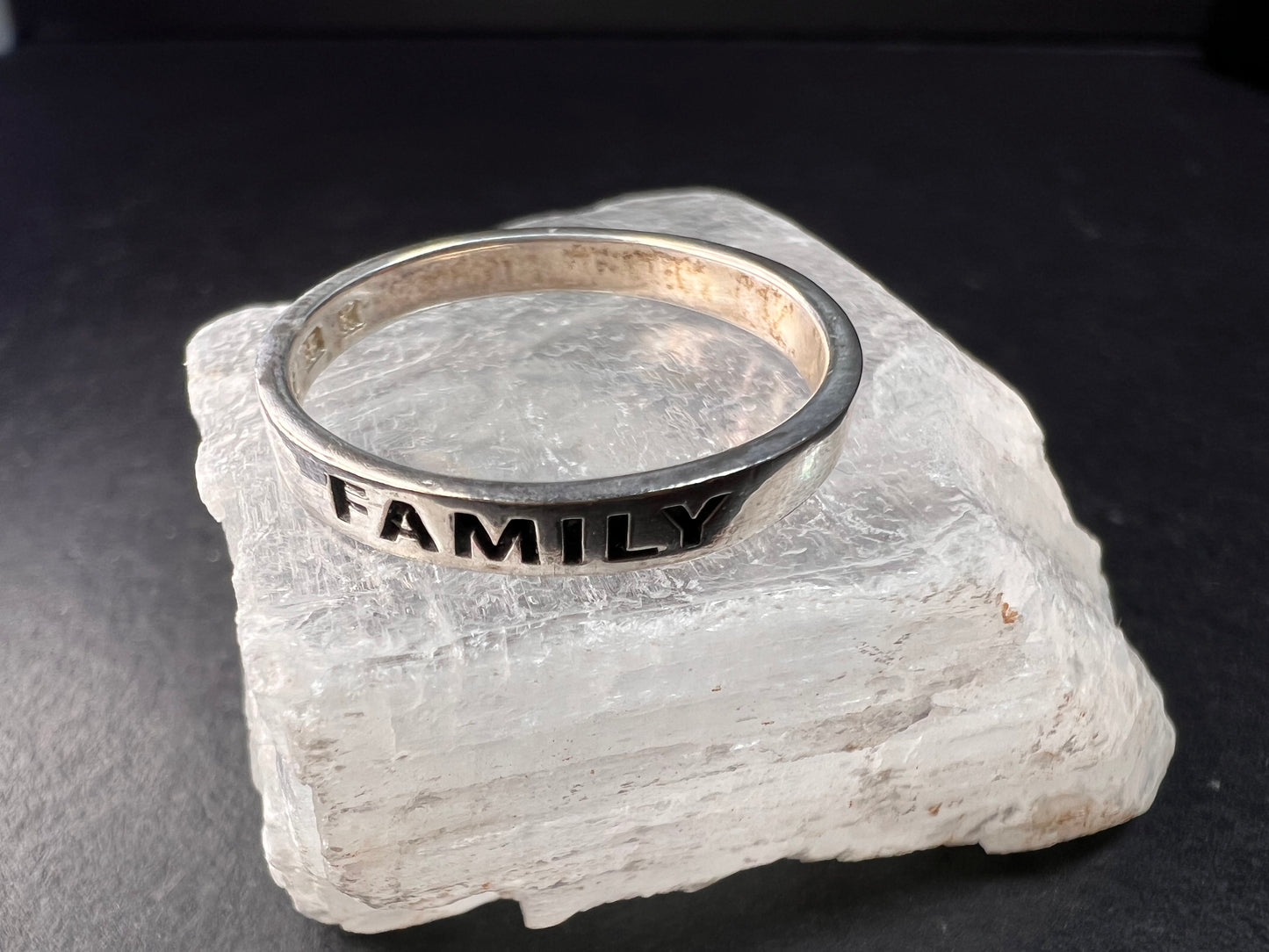 Sterling Silver FAMILY Band Ring Size 7 – Stamped 925 IBB TH