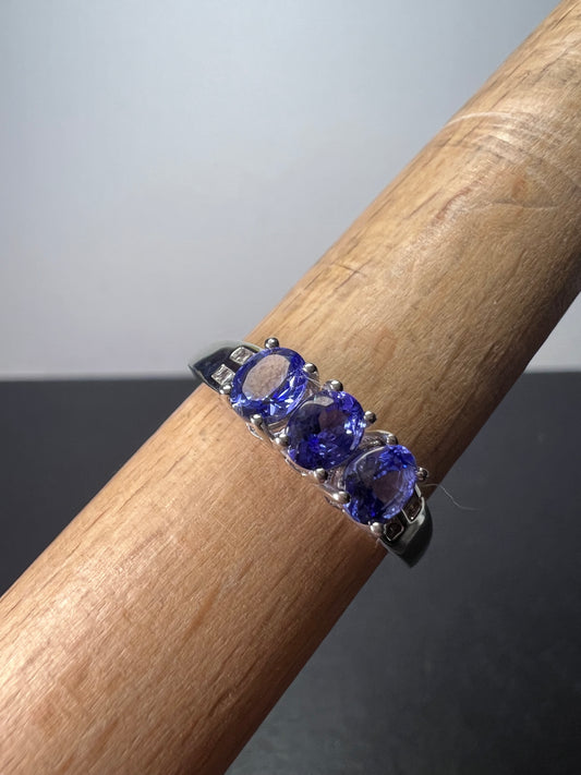 Tanzanite and diamond ring In sterling silver size 9