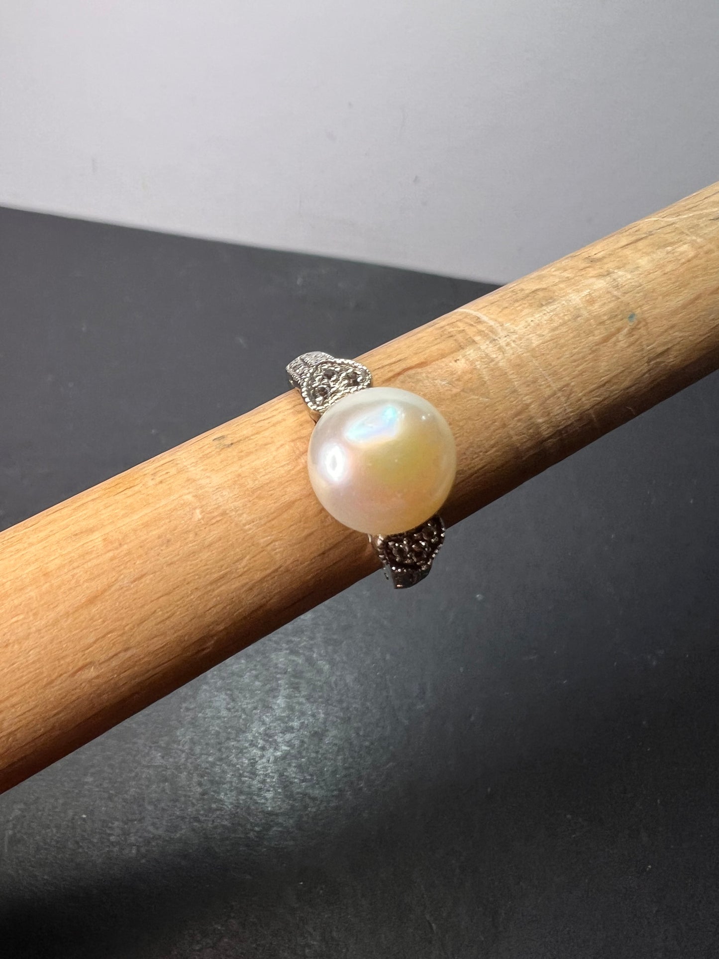 White Cultured Freshwater Pearl And White Topaz Sterling Silver Ring size 8