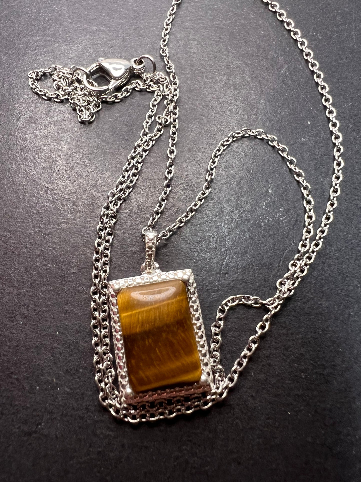 Tigers eye pendant in sterling silver with stainless steel 20 inch chain *NEW*