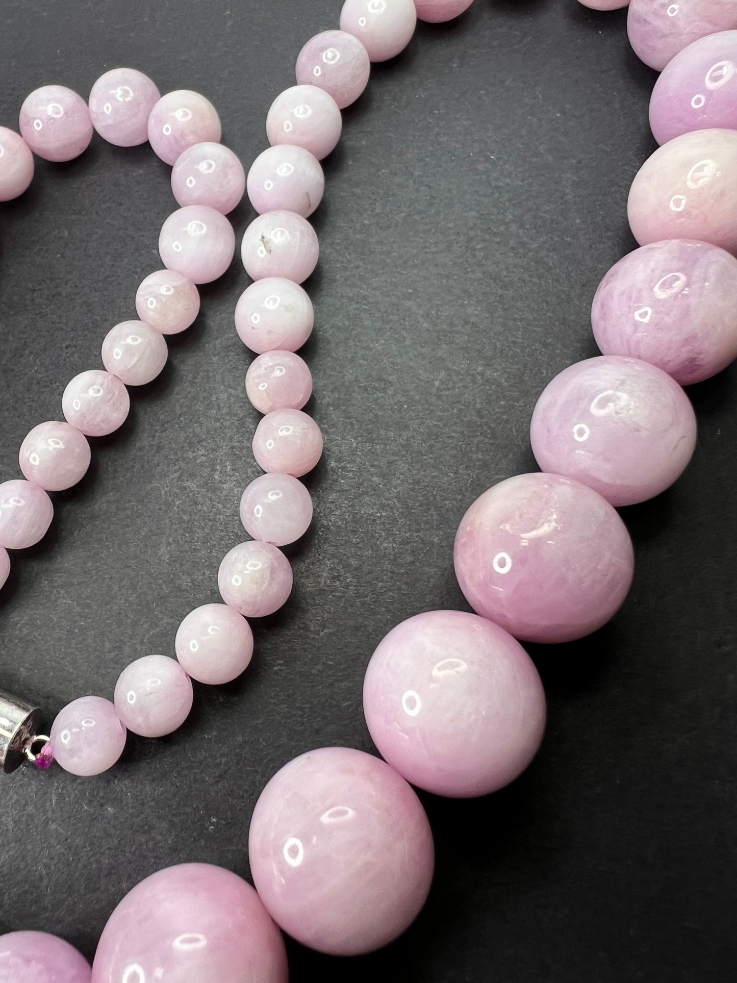 Kunzite graduated beaded 20 inch necklace with 925 magnetic clasp