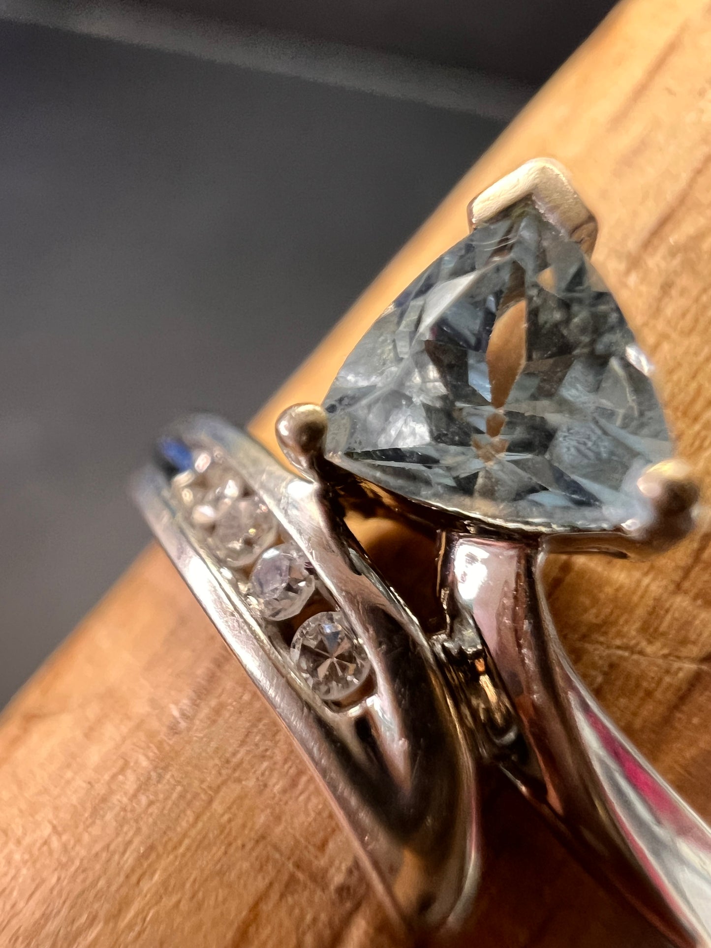 14k white gold Samuel Aaron trillion cut aquamarine and diamond ring size 6.5