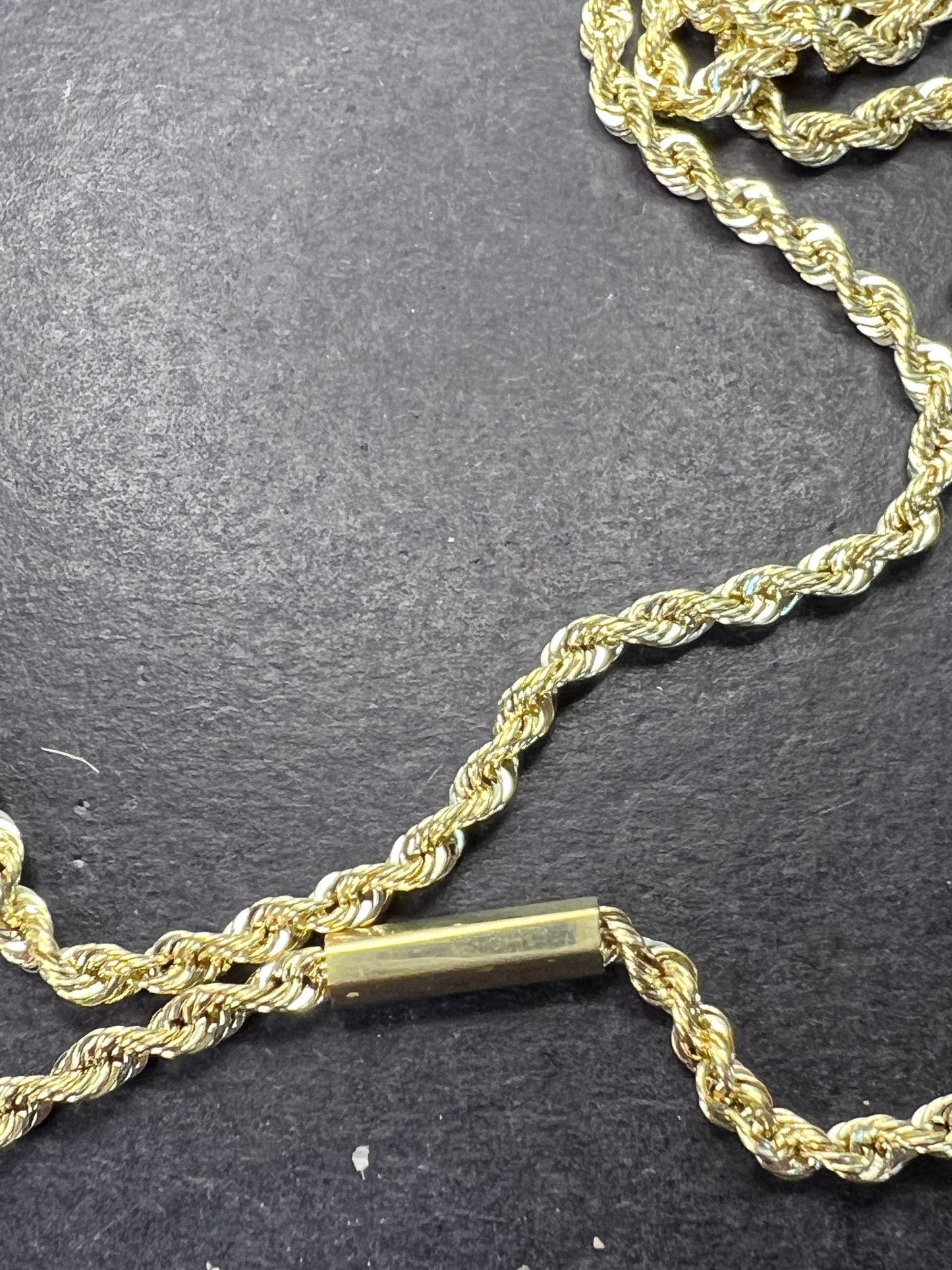 10k yellow gold twisted rope and bar chain. 18 inches 3.16 grams