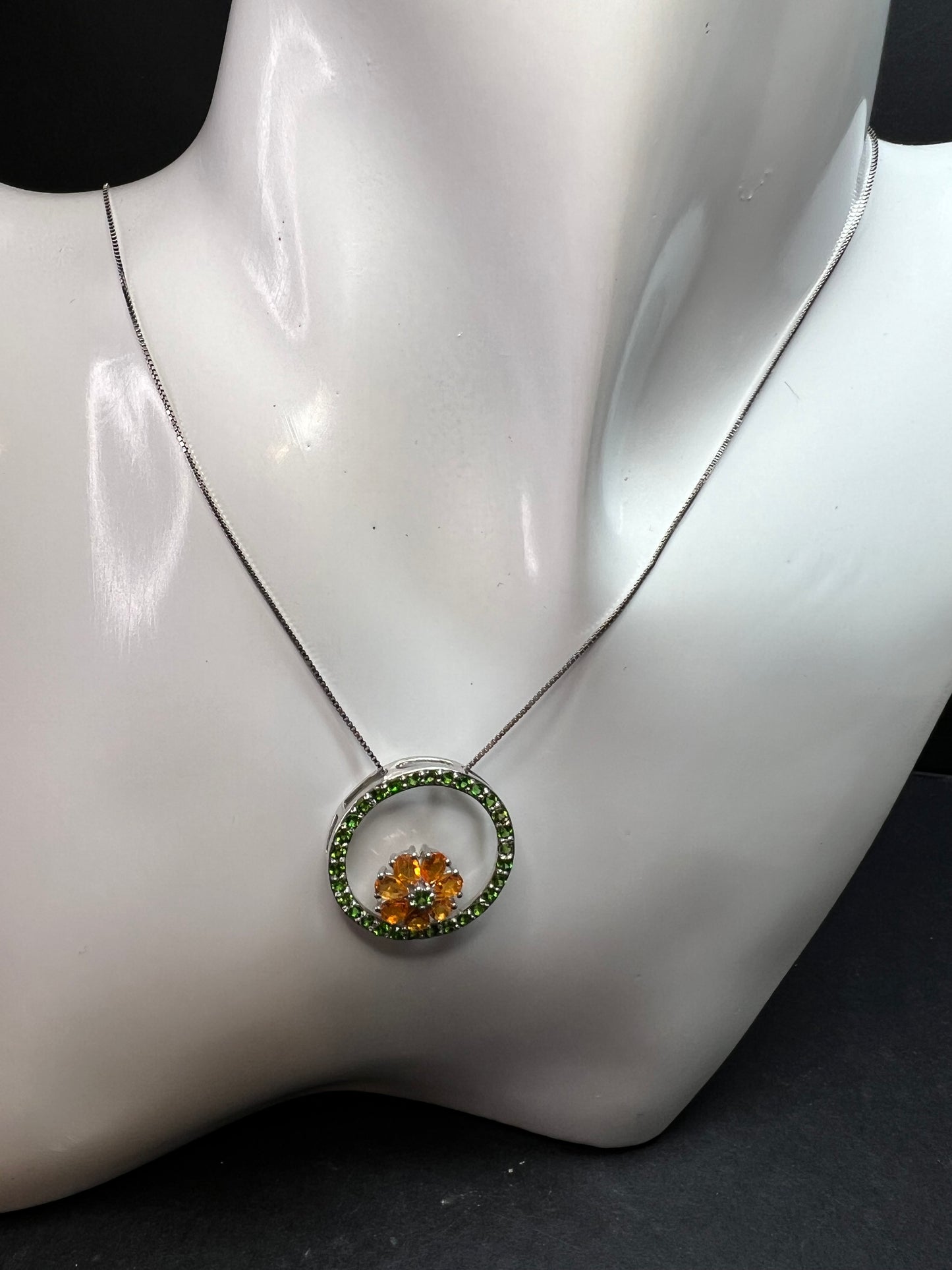 Vintage Sterling Silver Chrome Diopside & Fire Opal Circle Pendant Necklace