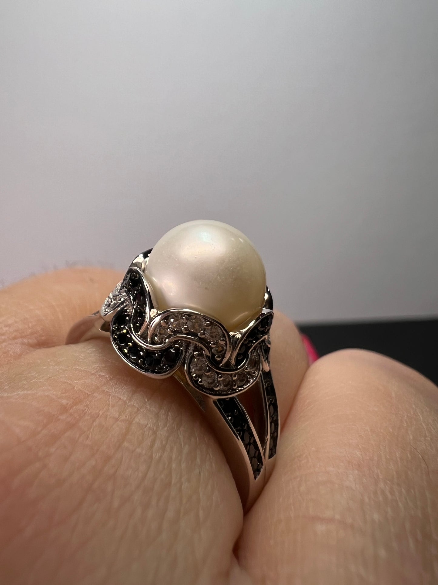 White cultured pearl and multi gem sterling silver ring size 9 *NEW*