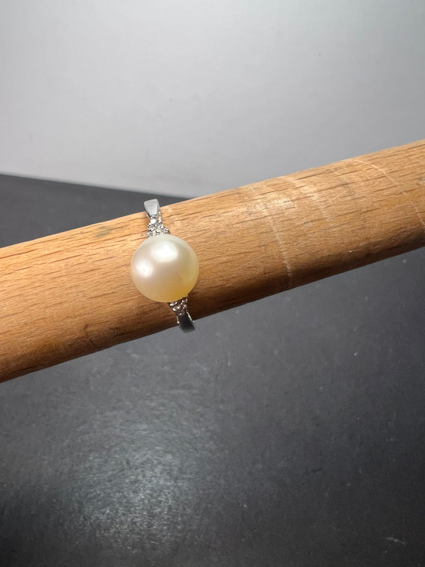 White cultured pearl and diamond sterling silver ring size 8