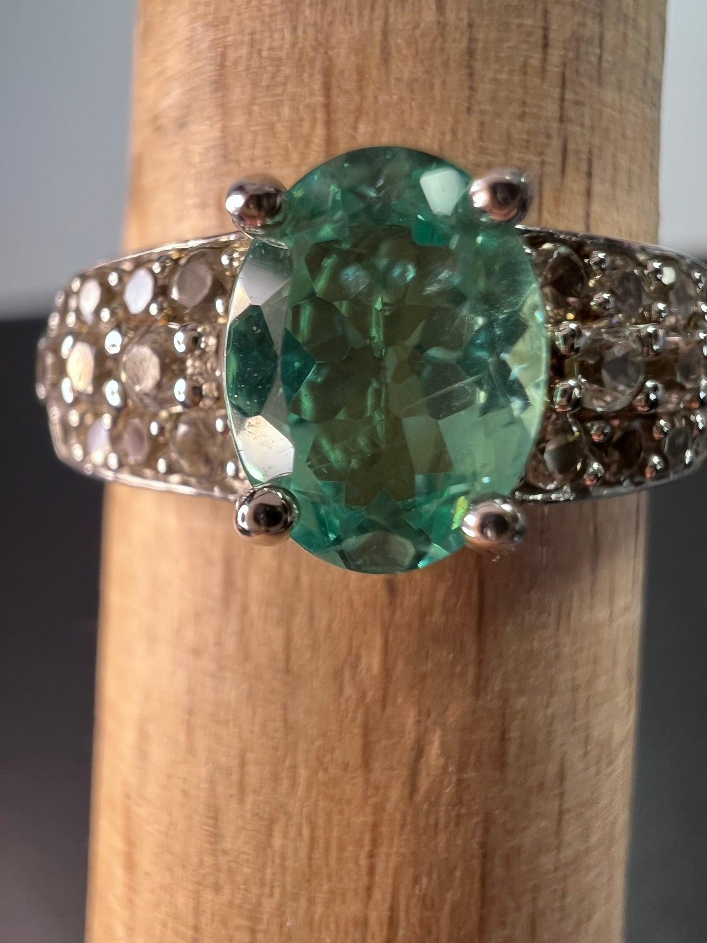 Paraiba apatite and white topaz ring size 9