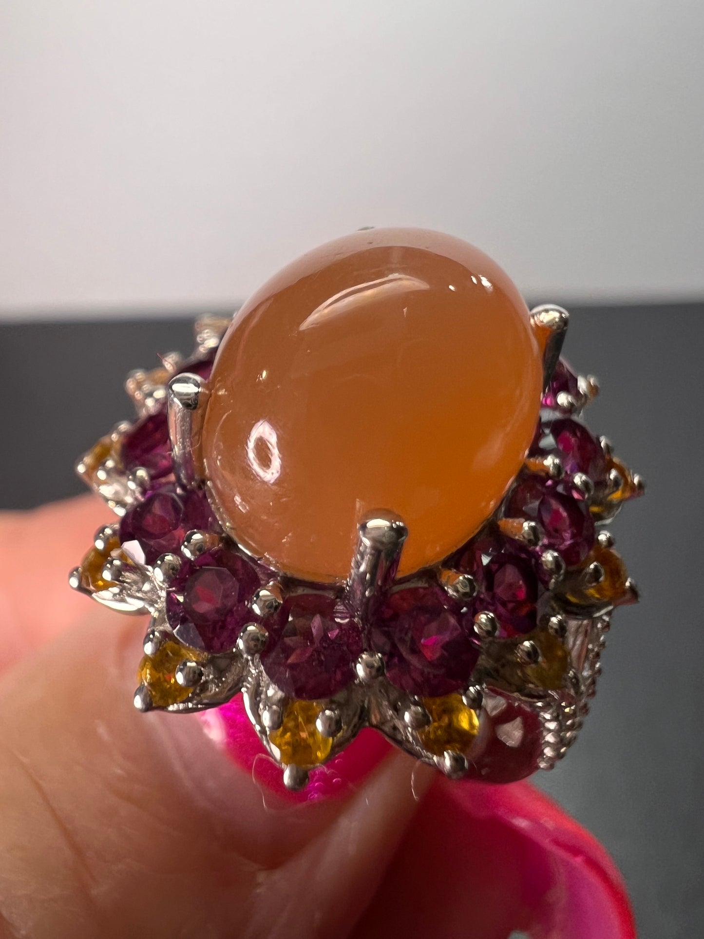 Peach moonstone and raspberry rhodolite garnet sunburst ring in platinum over sterling silver size 7 *NEW*