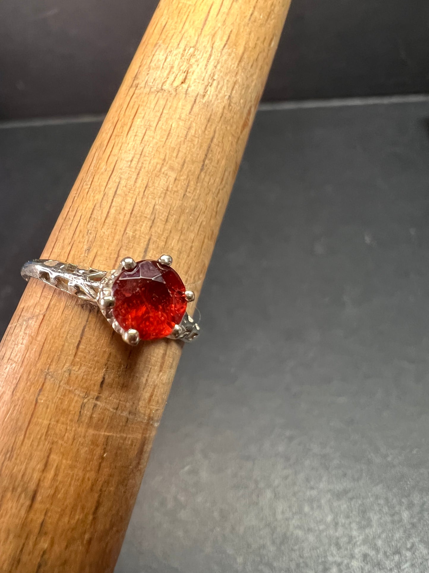 Vintage 10k White Gold Garnet Solitaire Ring – Size 6.5 – Magnolia Jewelry