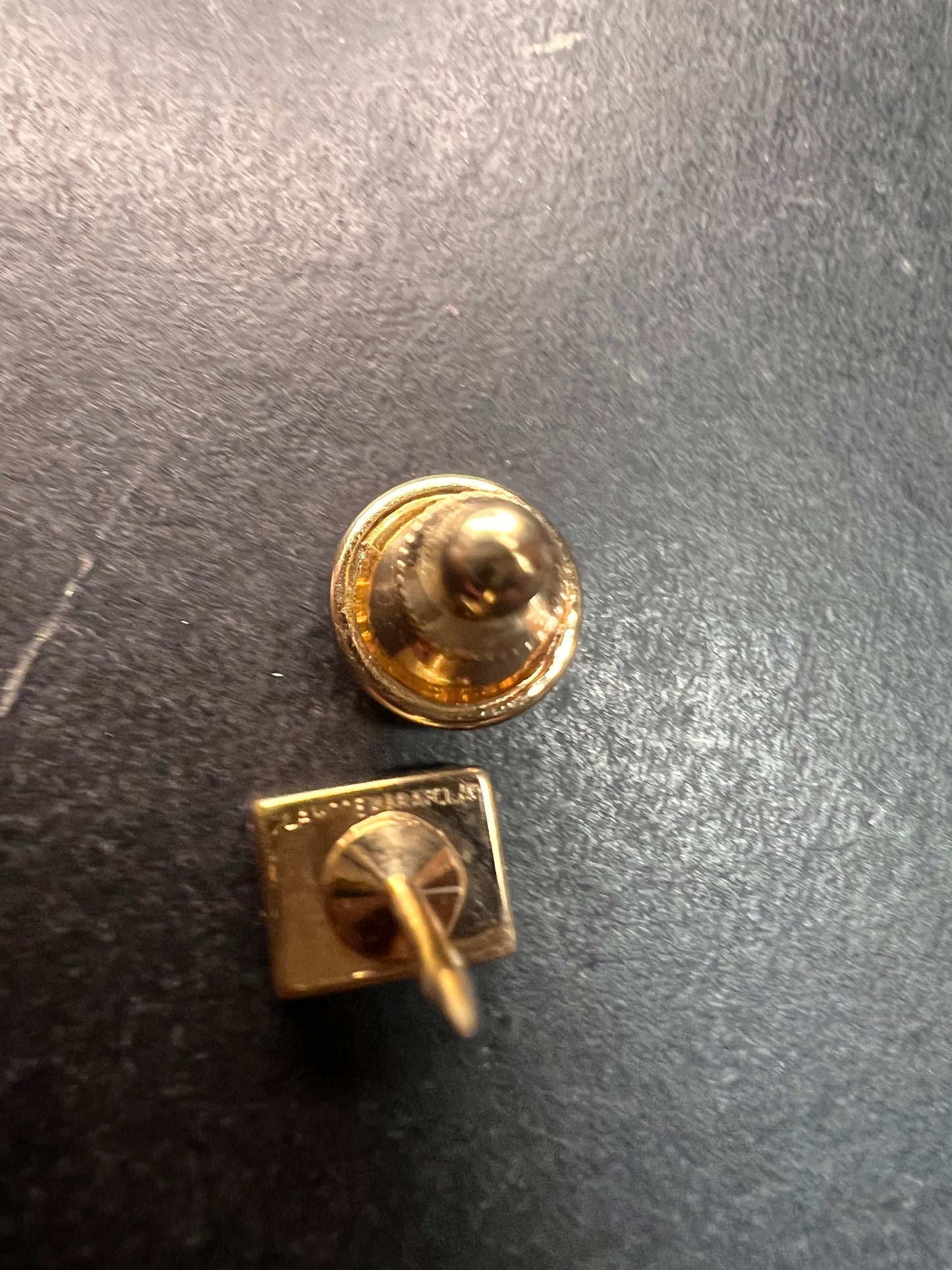 Vintage MCM La Mode Karatclad Nephrite Jade Gold Tone Rectangular Tie Tac