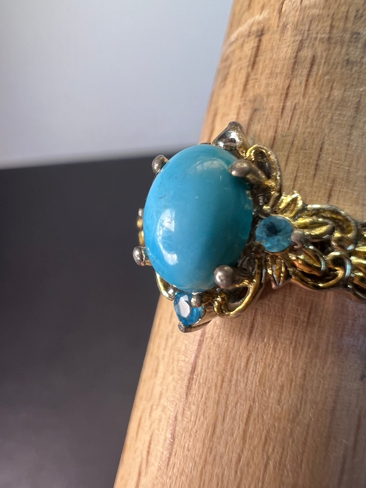 Vintage style turquoise and neon apatite two toned ring size 9