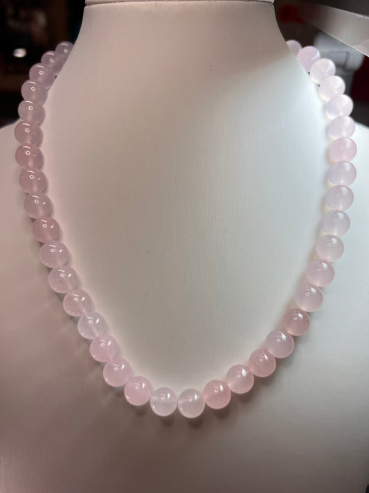 Rose quartz beaded 18 inch necklace with sterling silver clasp *NEW*