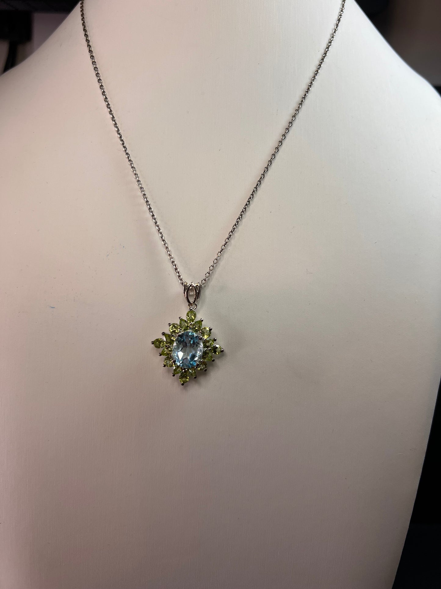 Vintage Blue Topaz & Peridot Sunburst Pendant Necklace – HT Sterling Silver
