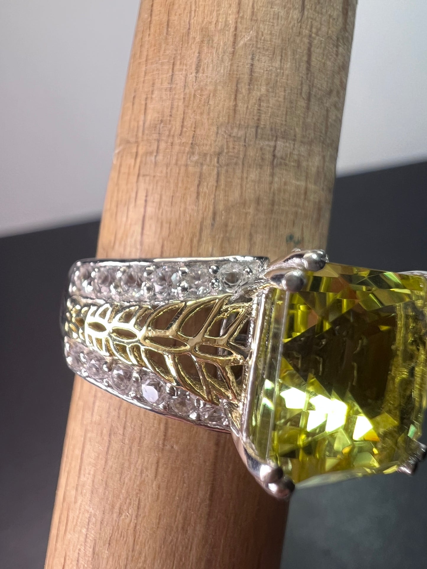 Ouro verde lemon quartz and white topaz sterling silver ring size 9