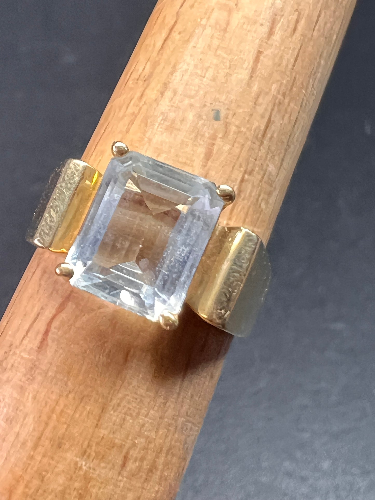 14K Yellow Gold Emerald-Cut Aquamarine Ring – Vintage Modernist Style, Size 7