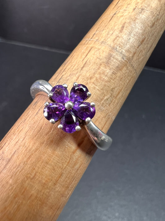Vintage Sterling Silver Amethyst Floral Cluster Ring – Size 8 (Fits 8–8.5)