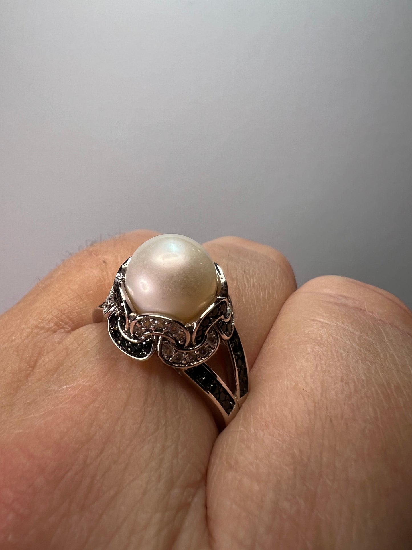 White cultured pearl and multi gem sterling silver ring size 9 *NEW*