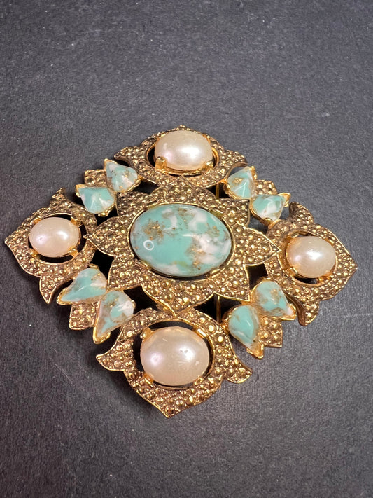 Vintage Sarah Coventry Remembrance brooch pin