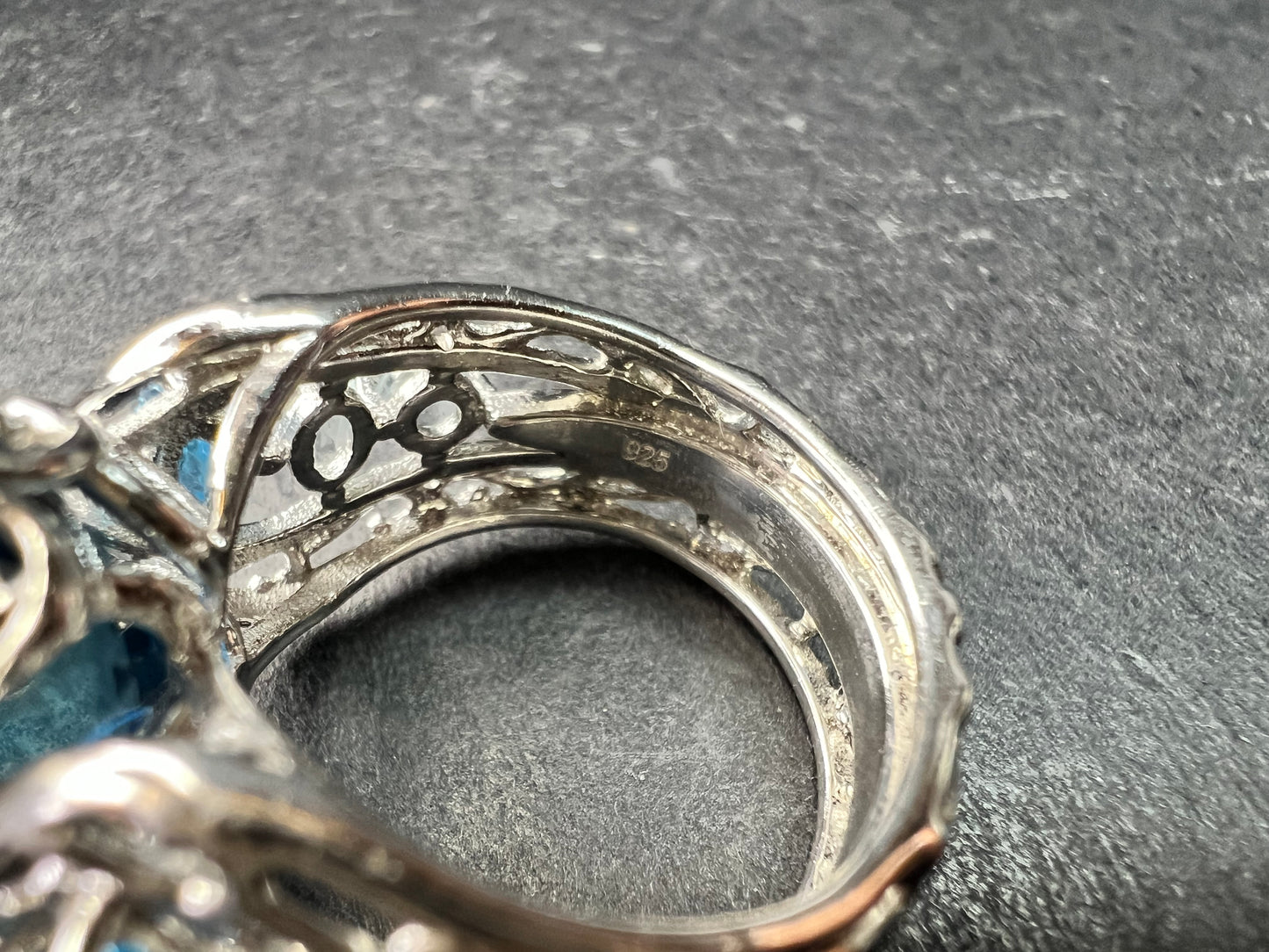 Sterling Silver London Blue Topaz Ring Size 6.5