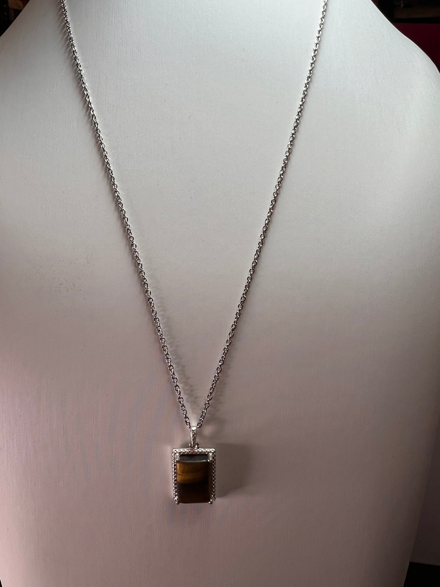 Tigers eye pendant in sterling silver with stainless steel 20 inch chain *NEW*