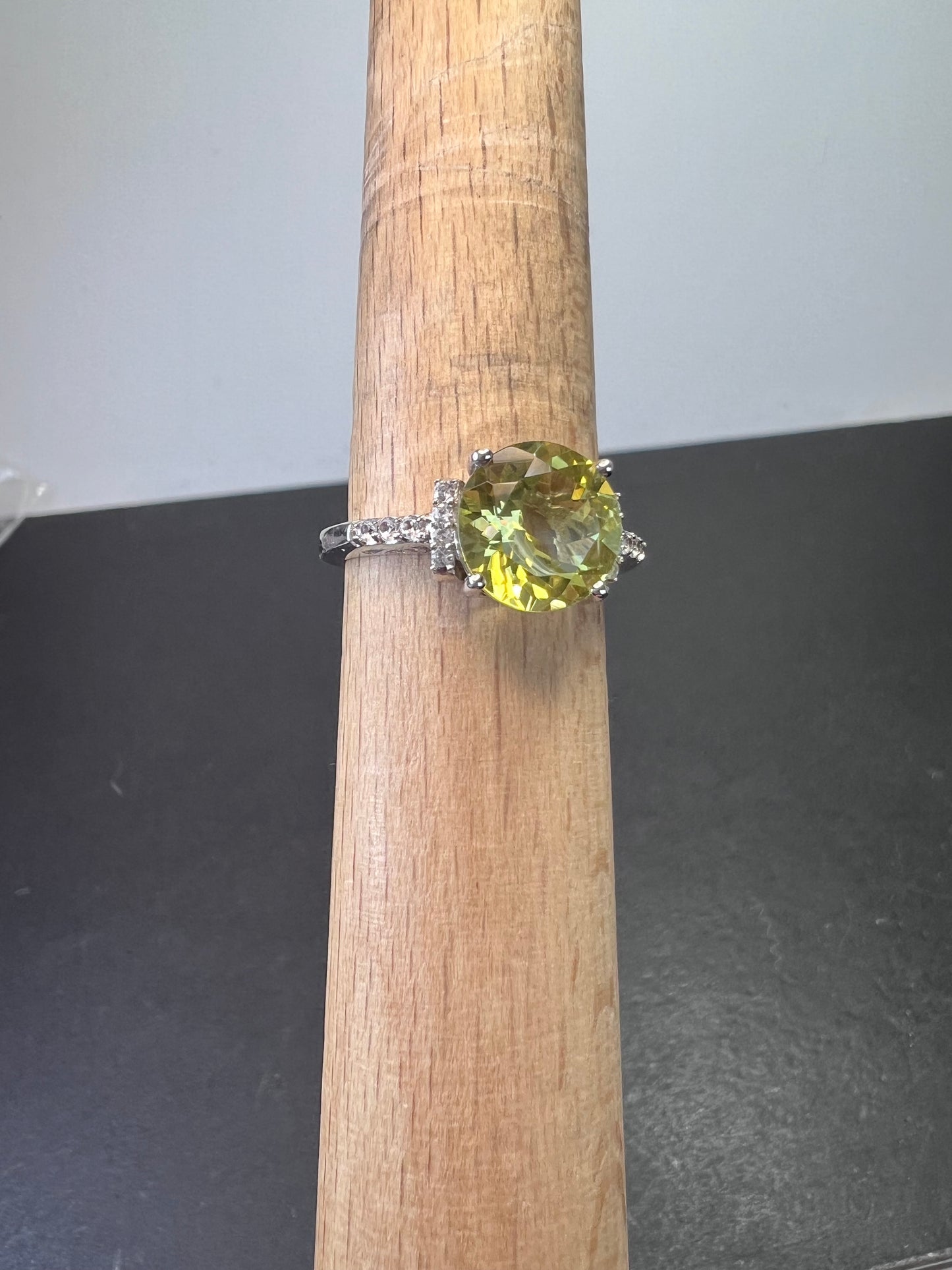 Ouro verde / lemon Quartz and white zircon sterling ring size 9