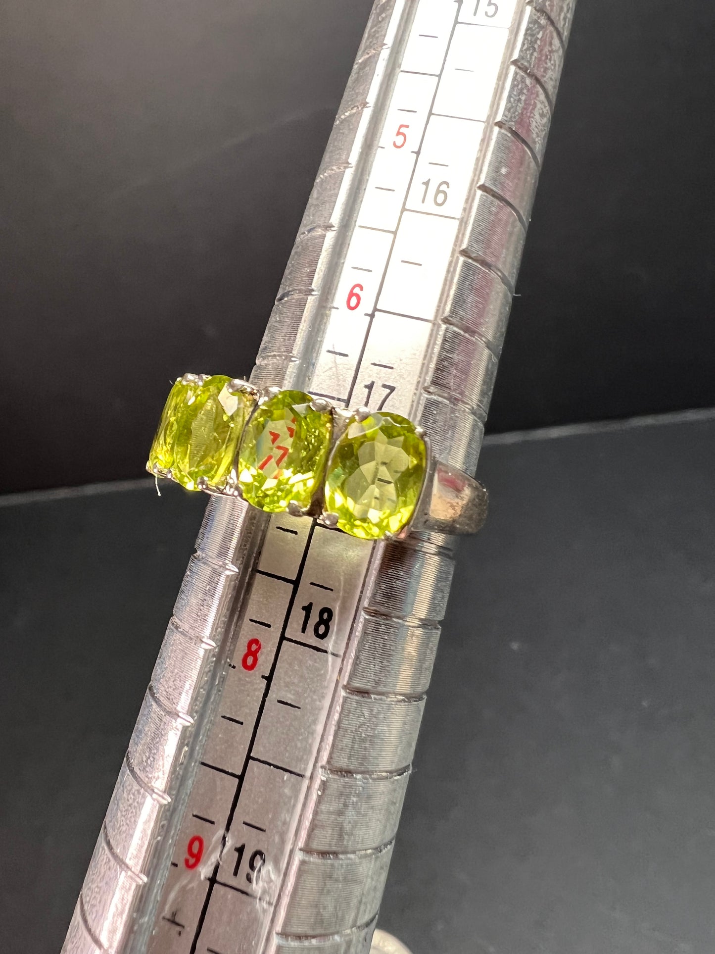 Vintage peridot five stone sterling silver ring size 7