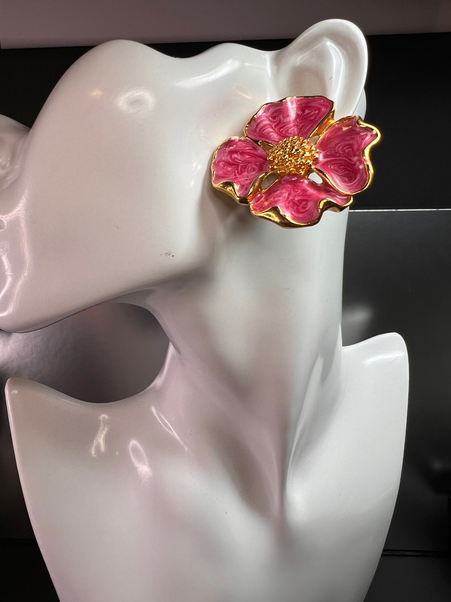 Vintage Avon Pink Dogwood Clip On Earrings Gold Tone Enamel Floral