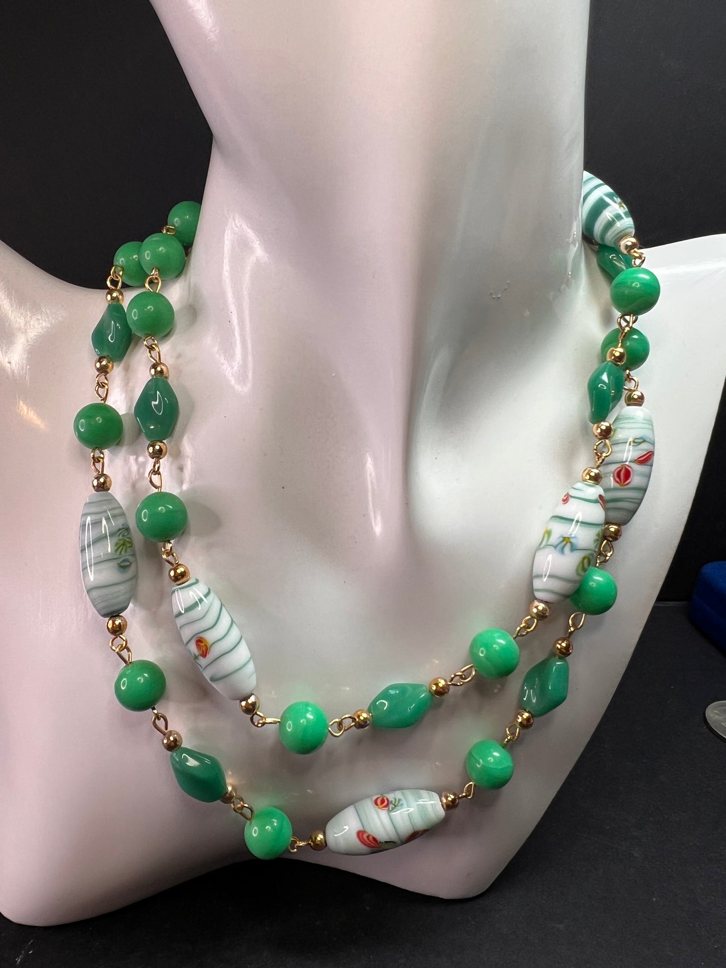 Vintage 32" Italian Murano Art Glass Green Floral Beaded Necklace