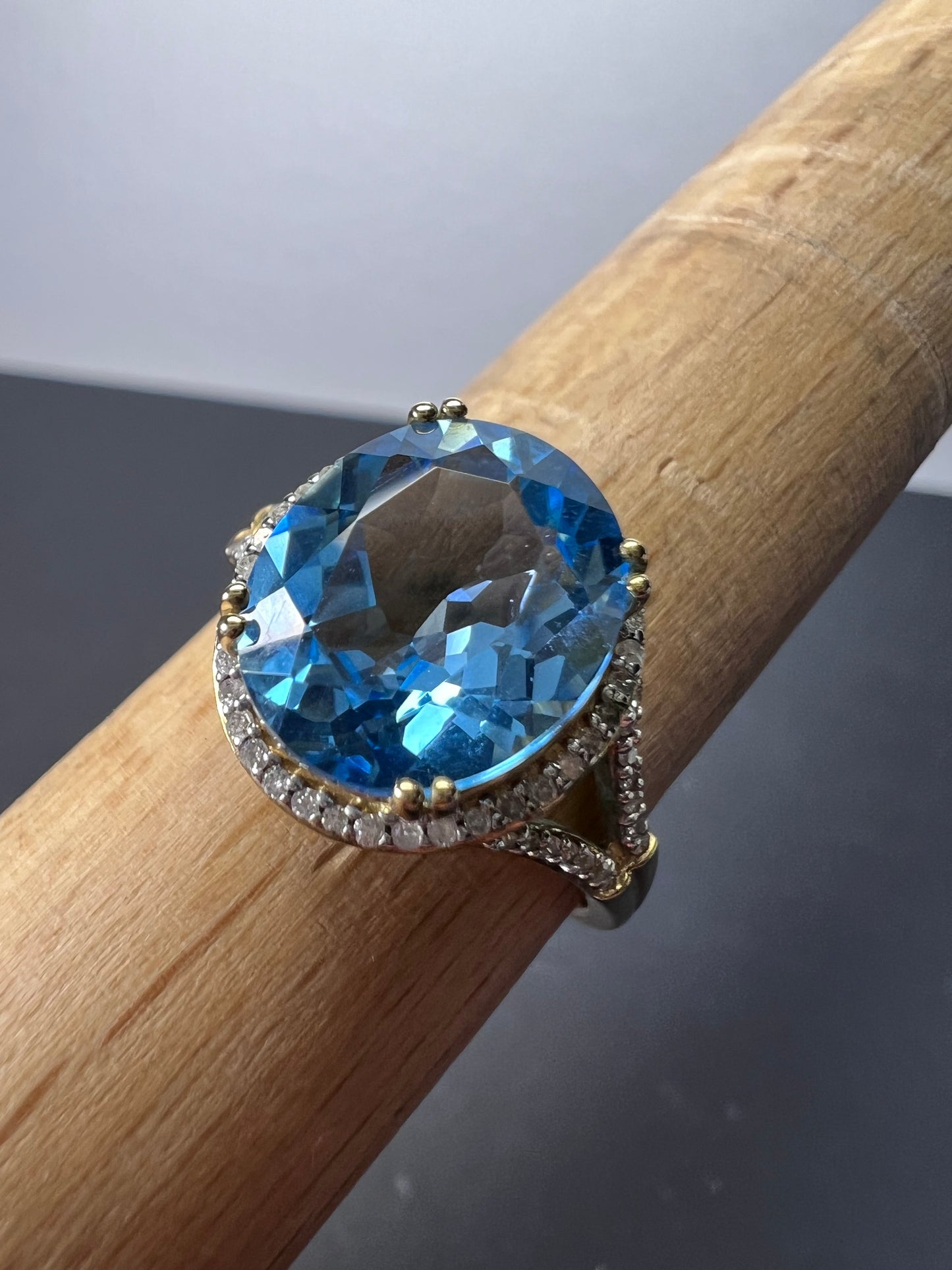 Swiss blue topaz and diamond 10k gold halo ring size 9