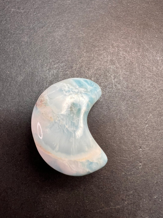 Larimar crescent moon 9.10 grams