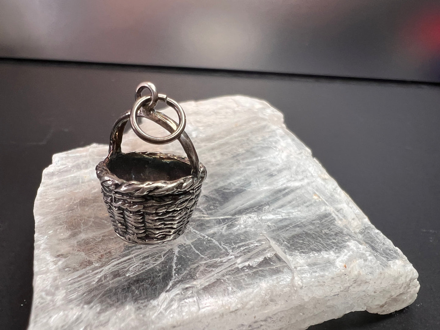 Vintage Sterling Silver Woven Basket Pendant Charm 3.79g