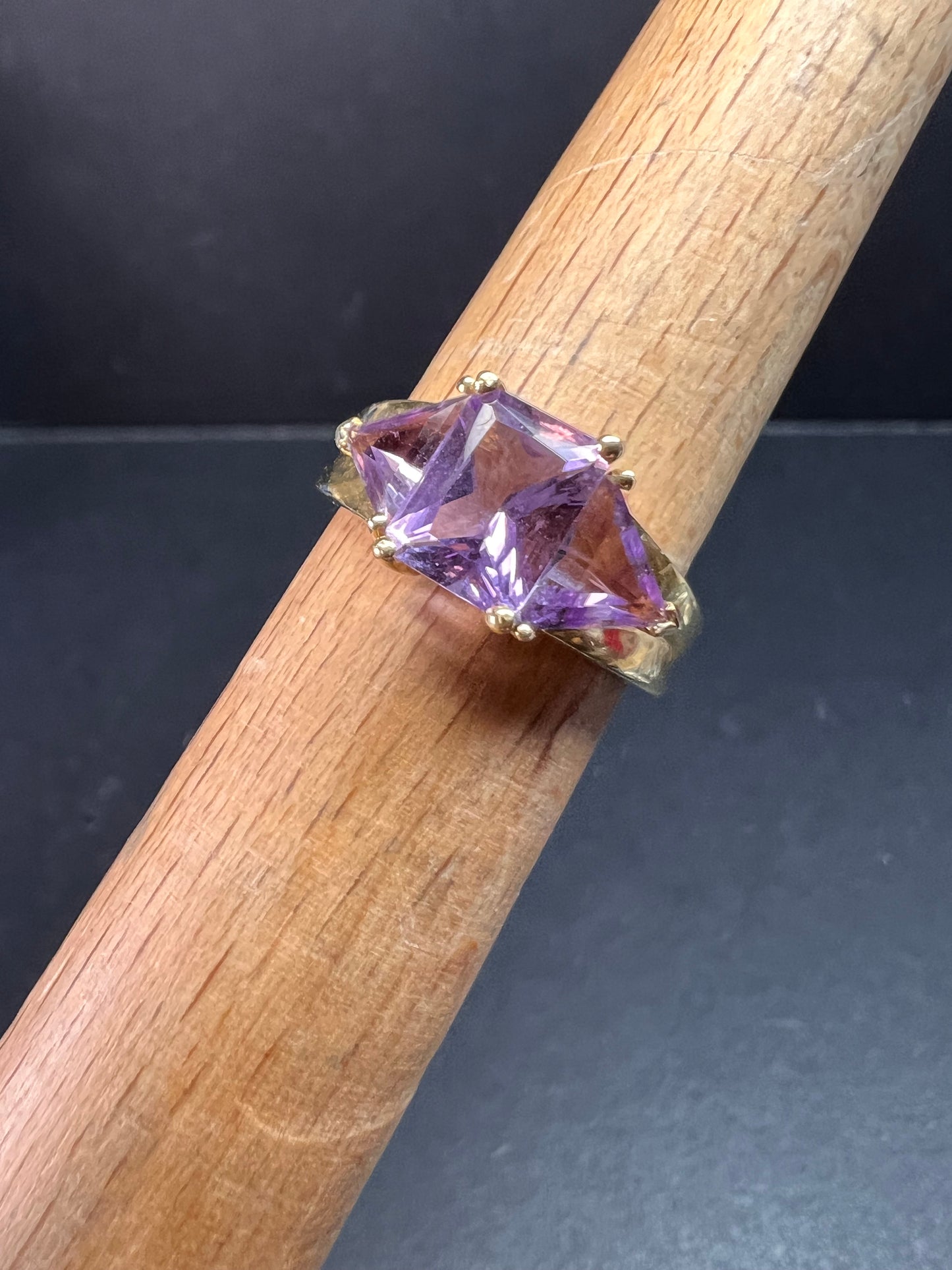 Vintage Ross-Simons 14K Yellow Gold Trillion Cut Amethyst Three-Stone Ring – Modernist Design, Size 7