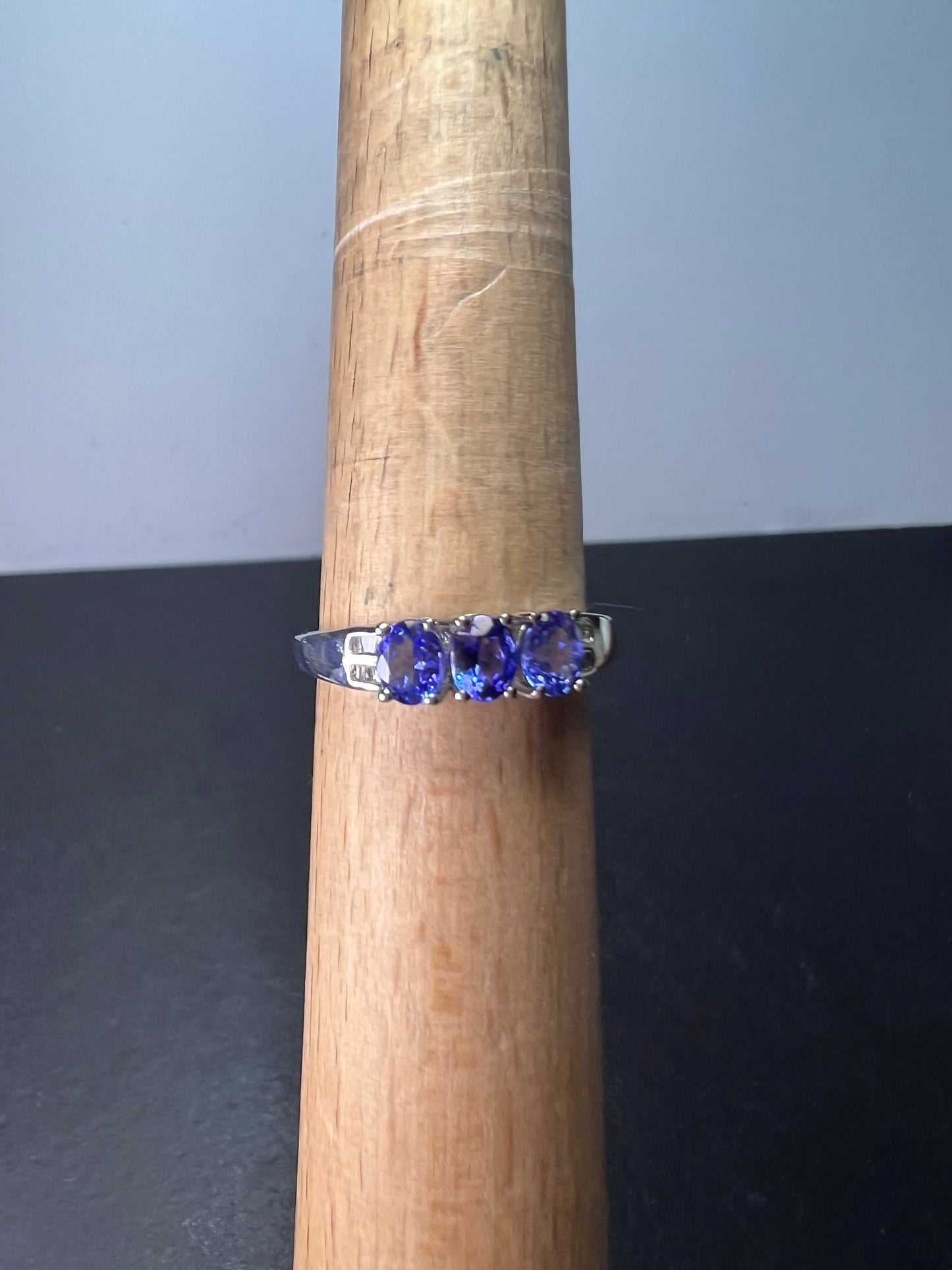 Tanzanite and diamond ring In sterling silver size 9