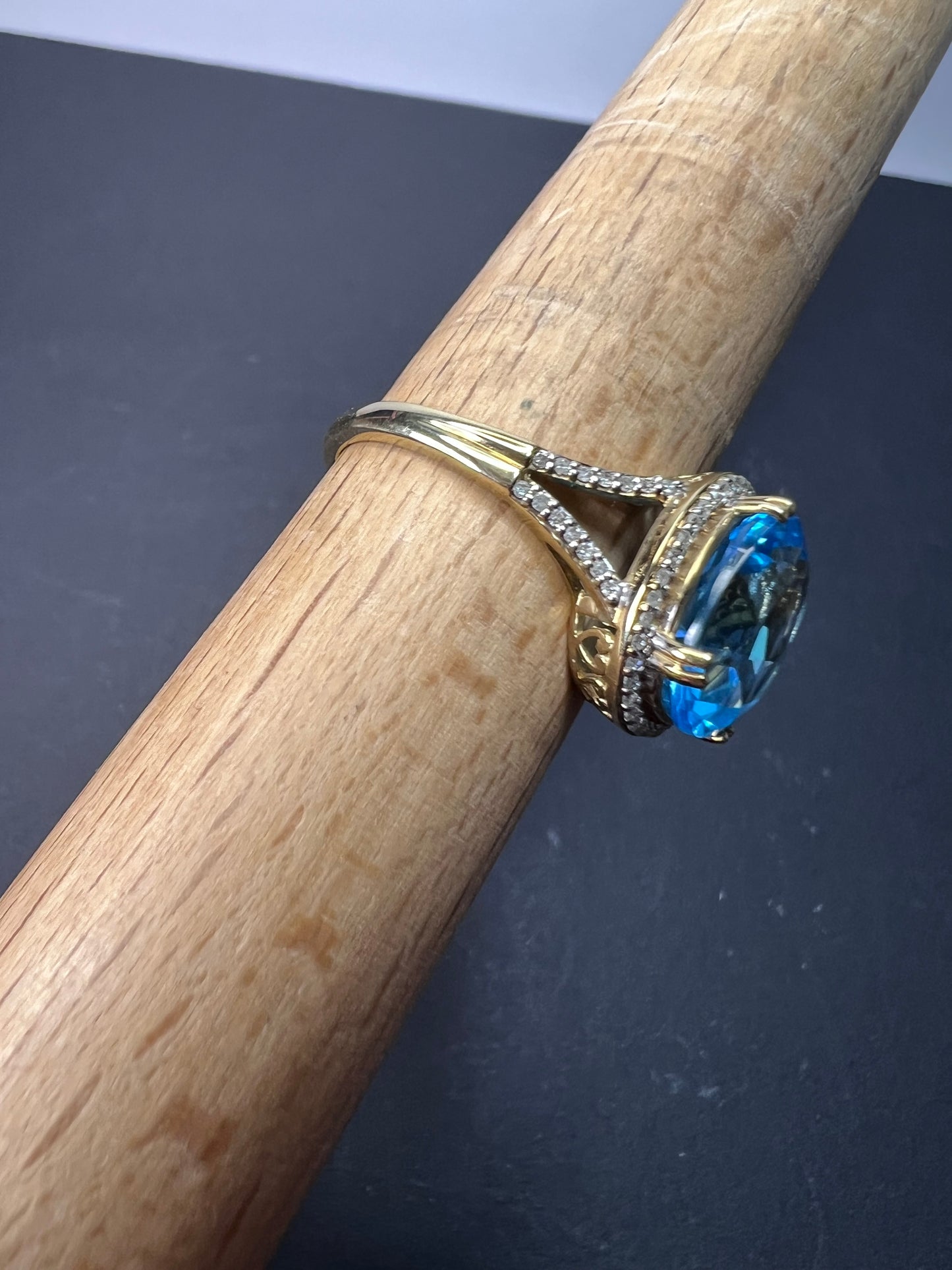 Swiss blue topaz and diamond 10k gold halo ring size 9