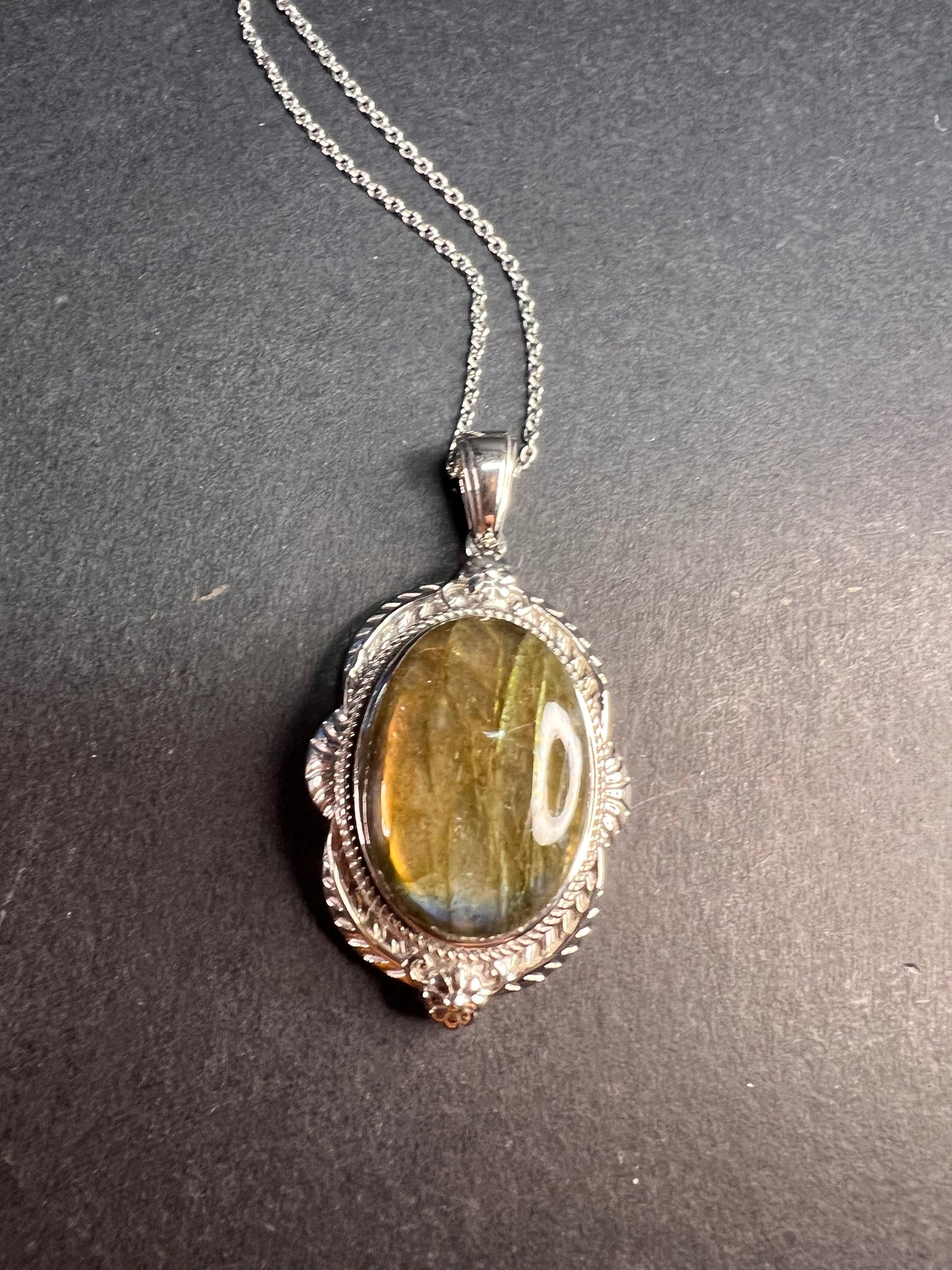 NEW Flashy fire labradorite pendant and chain in stainless steel 20inch
