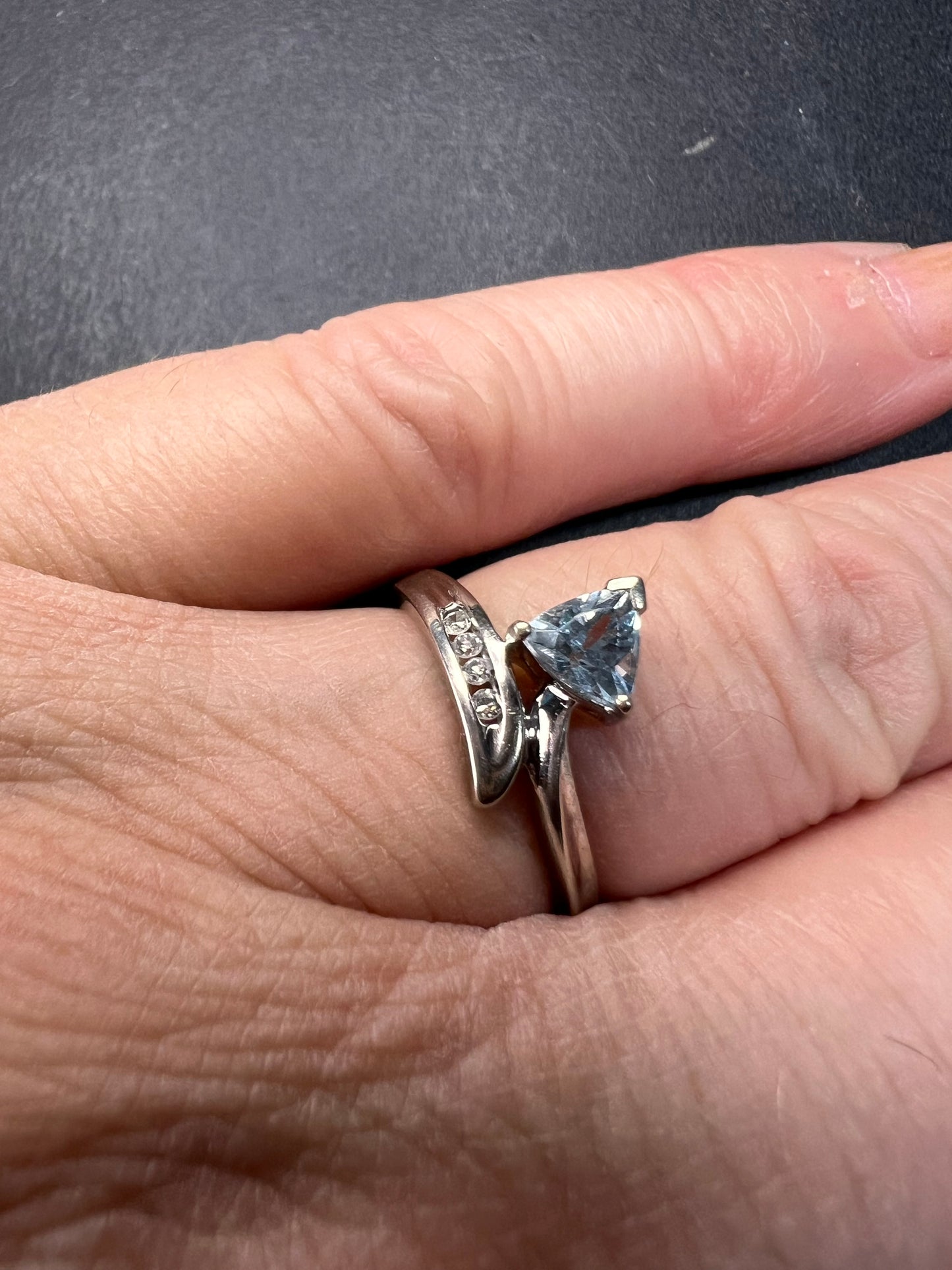14k white gold Samuel Aaron trillion cut aquamarine and diamond ring size 6.5