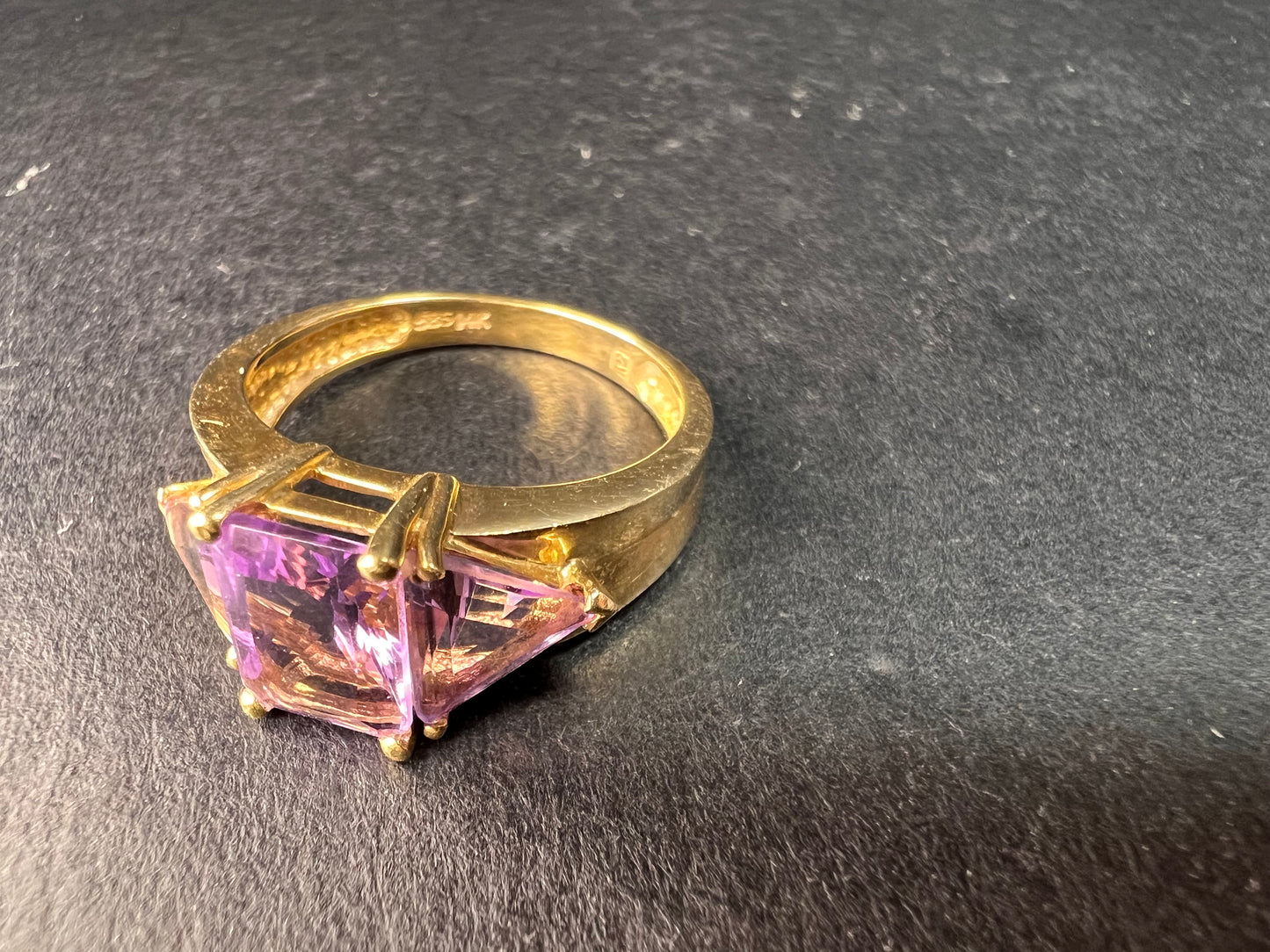 Vintage Ross-Simons 14K Yellow Gold Trillion Cut Amethyst Three-Stone Ring – Modernist Design, Size 7