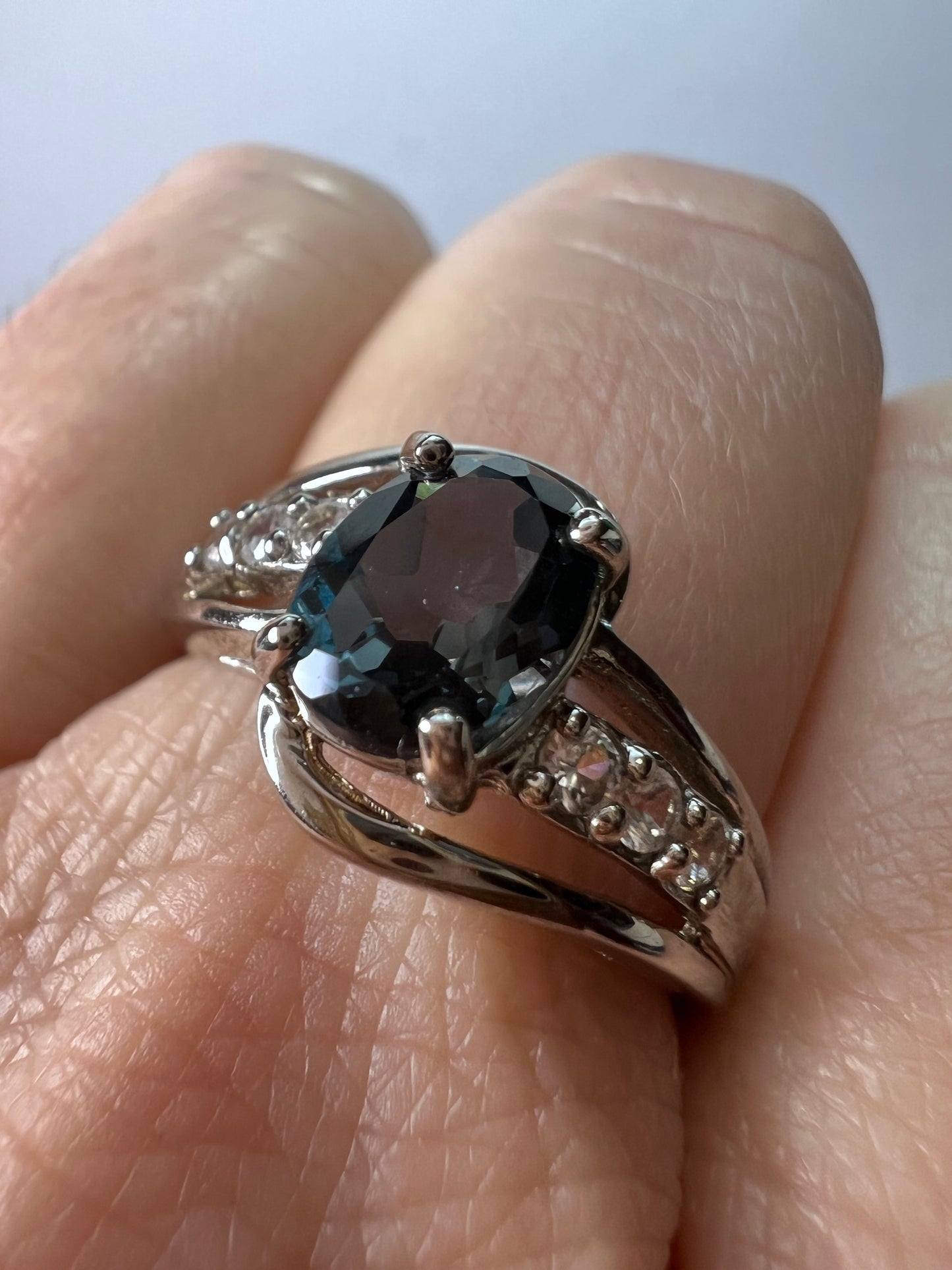 Blue spinel and white topaz sterling silver ring size 9