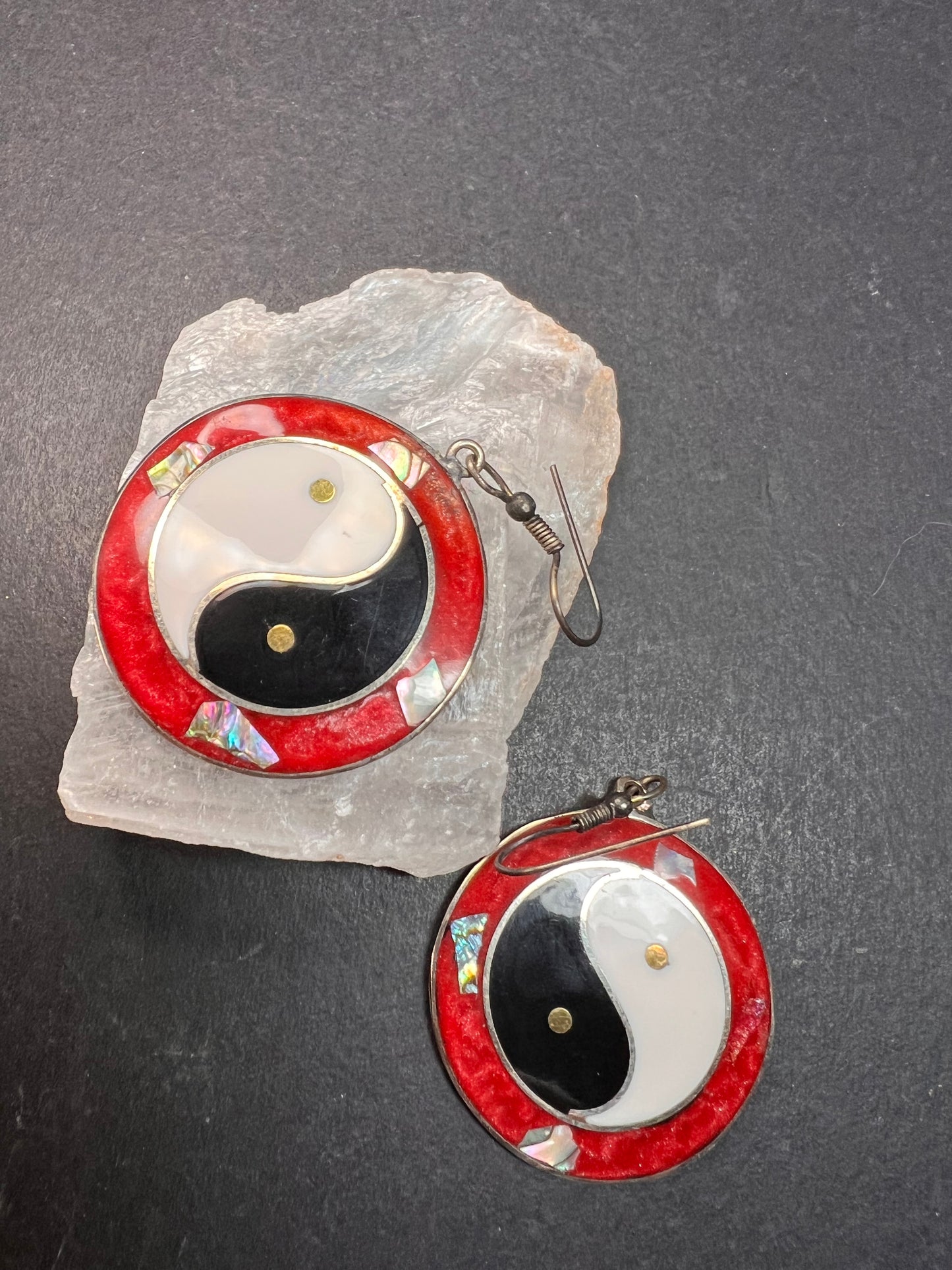 Vintage ALPACA MEXICO Silver MOP Abalone Yin Yang Drop Earrings