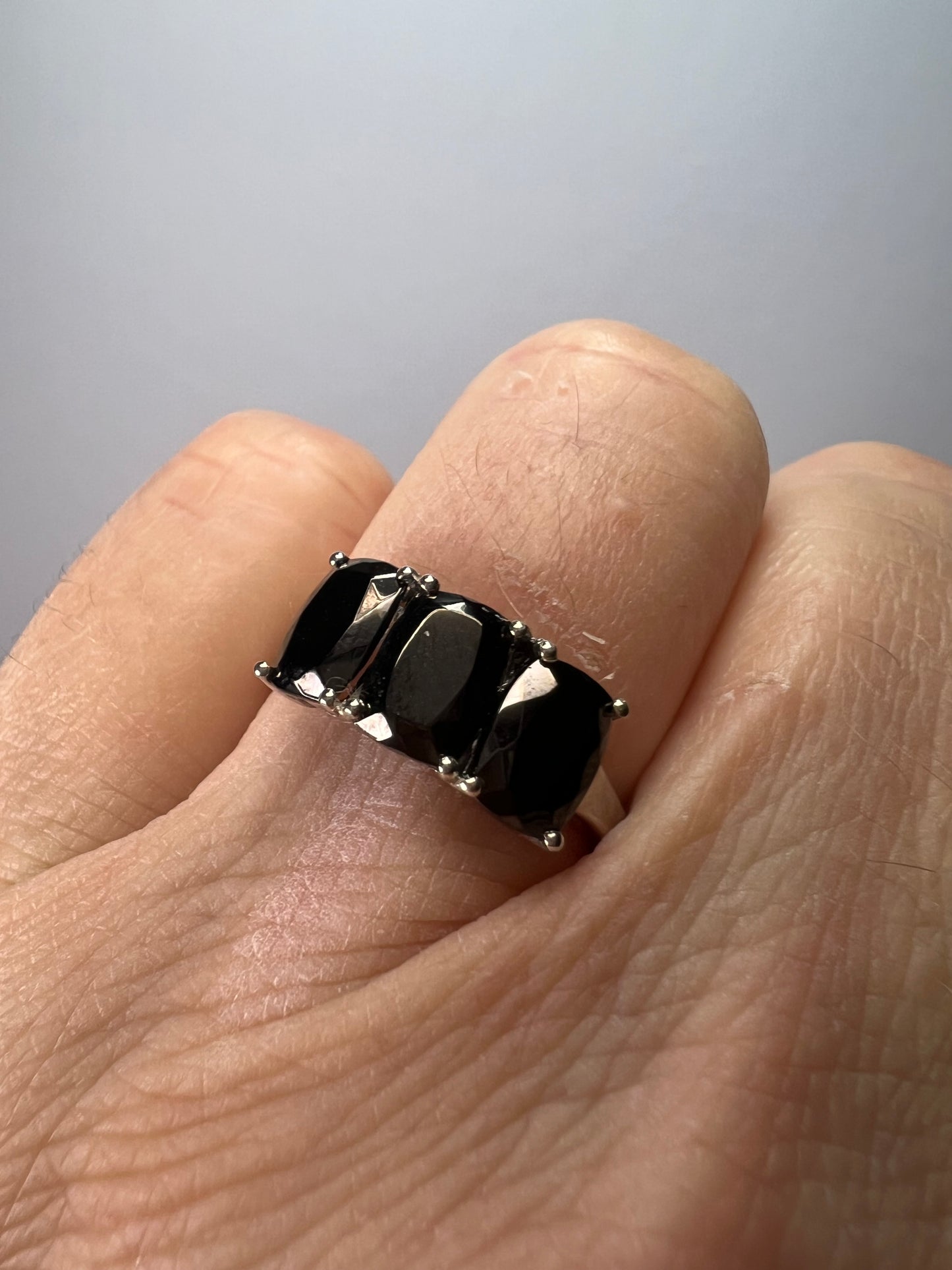 Elite shungite trilogy ring in platinum over sterling silver size 7 *NEW*