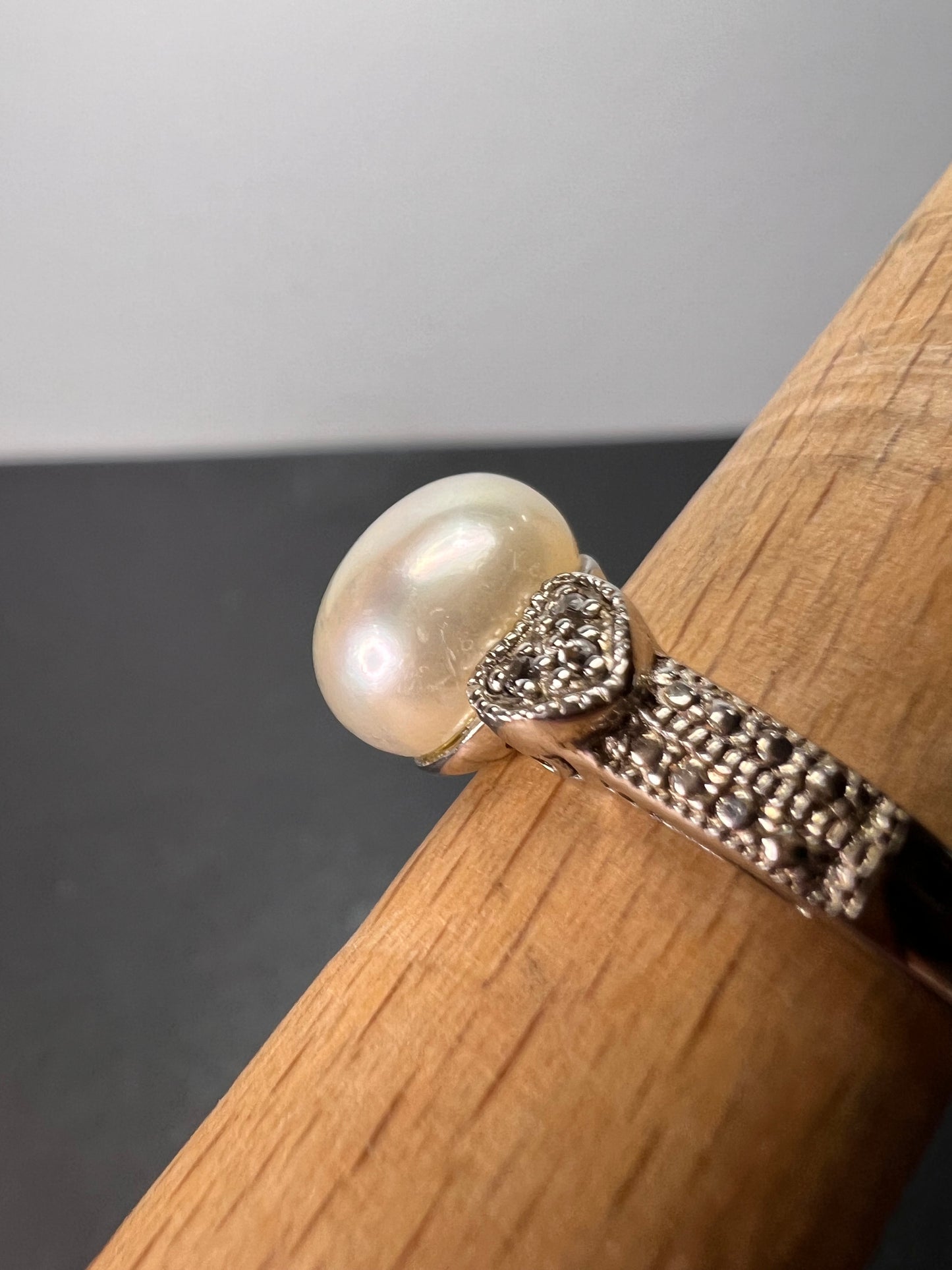 White Cultured Freshwater Pearl And White Topaz Sterling Silver Ring size 8