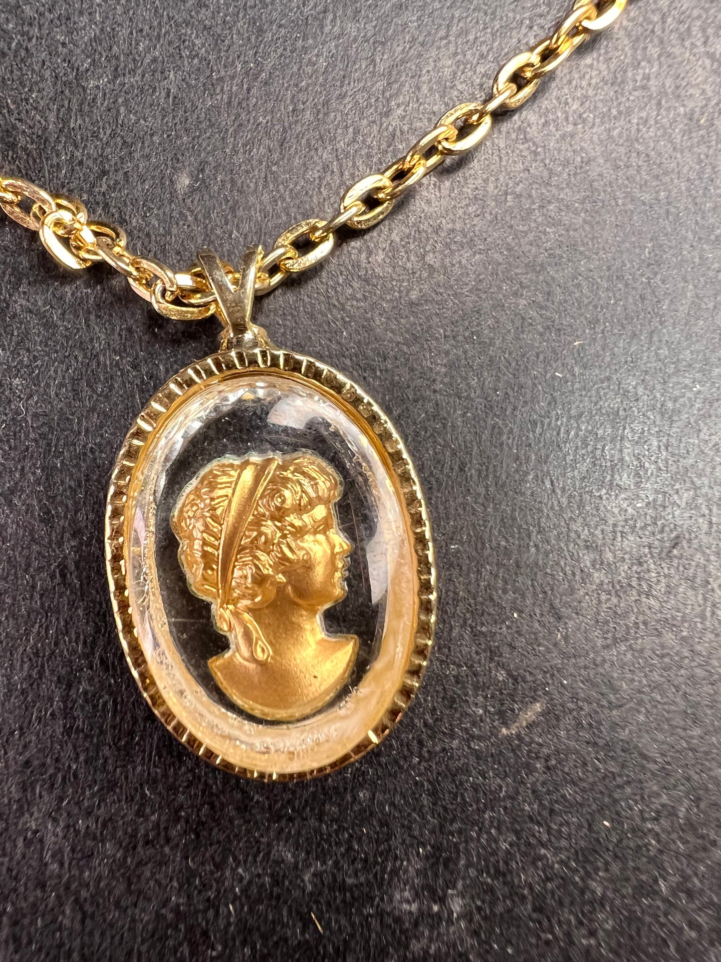 Vintage Gold Tone Roman Cameo Pendant Necklace 24 Inch Chain