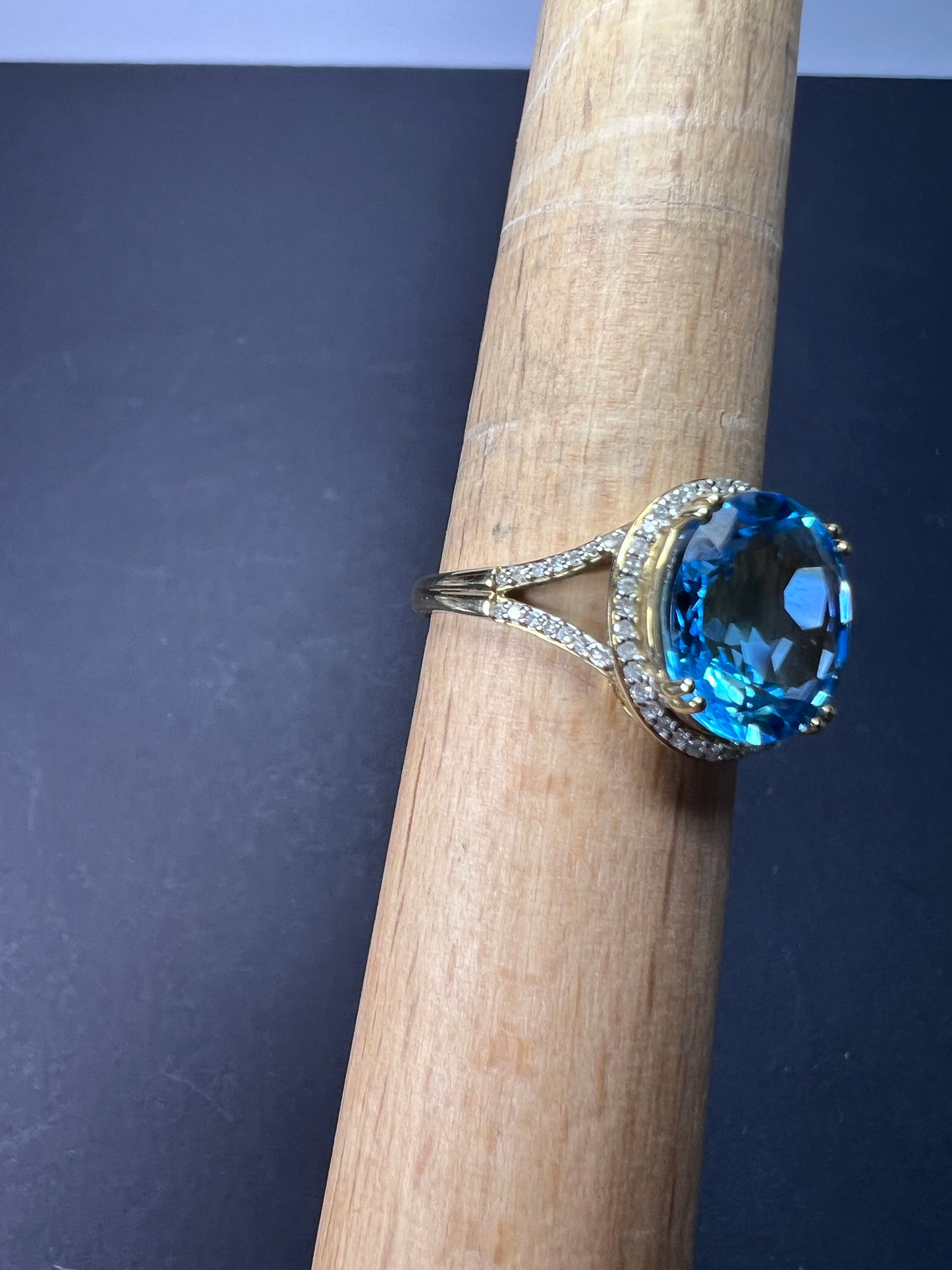 Swiss blue topaz and diamond 10k gold halo ring size 9