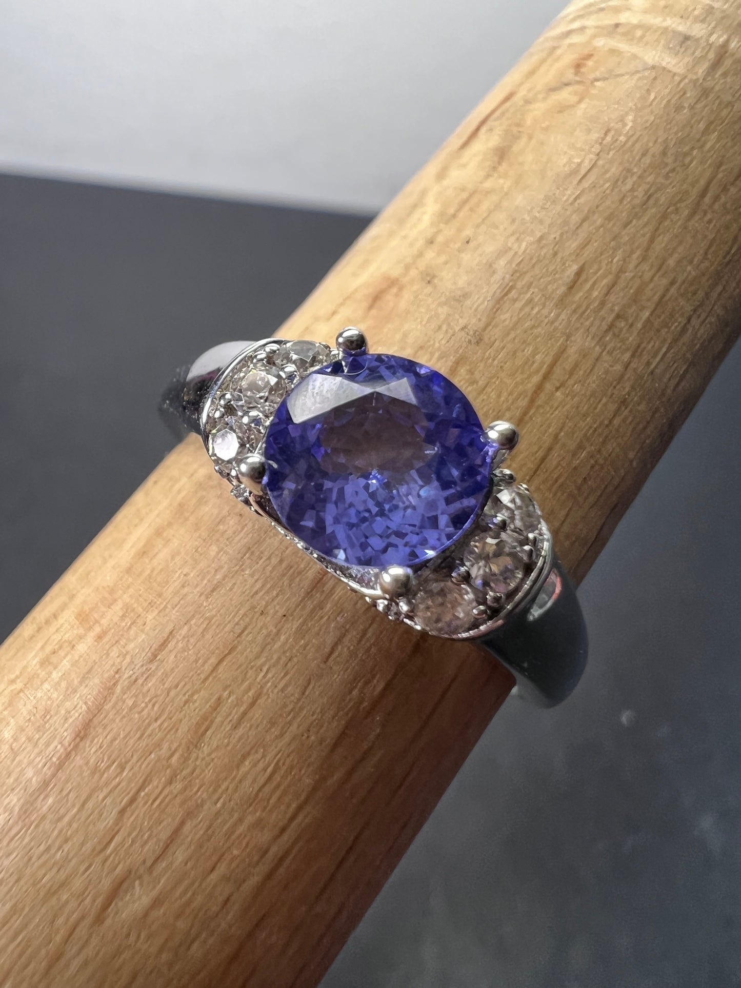 Tanzanite and white topaz sterling silver ring size 9