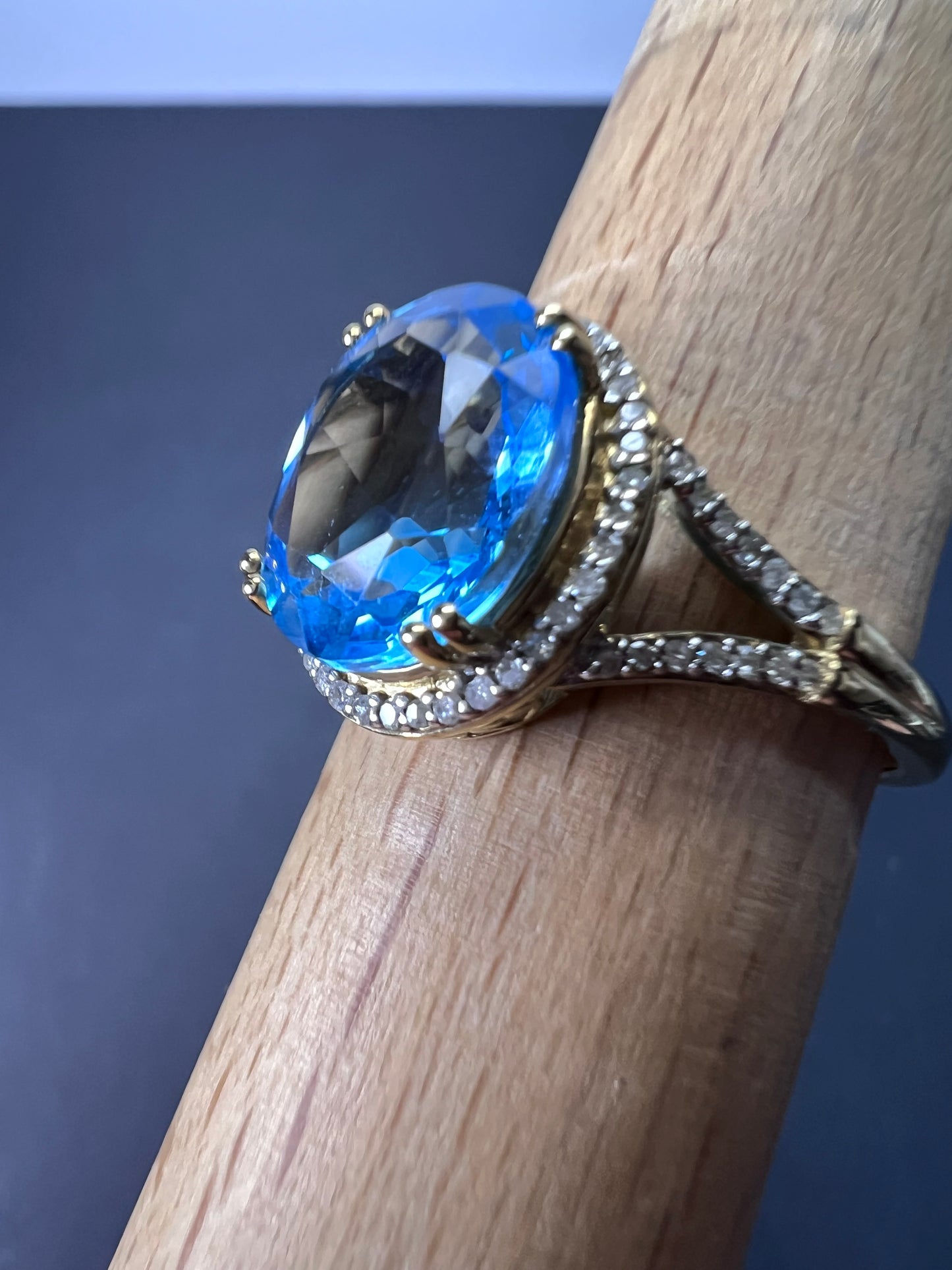 Swiss blue topaz and diamond 10k gold halo ring size 9