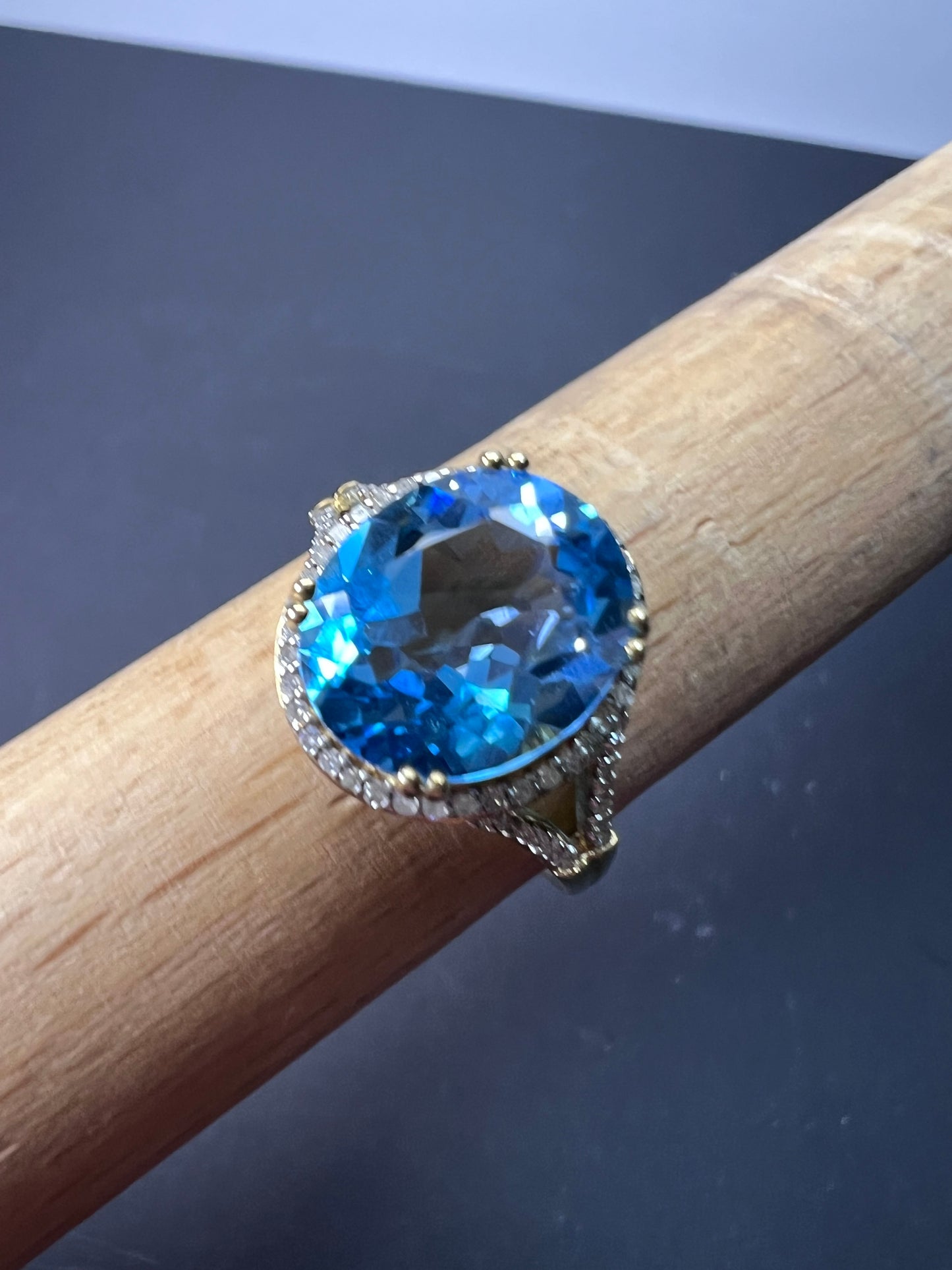 Swiss blue topaz and diamond 10k gold halo ring size 9