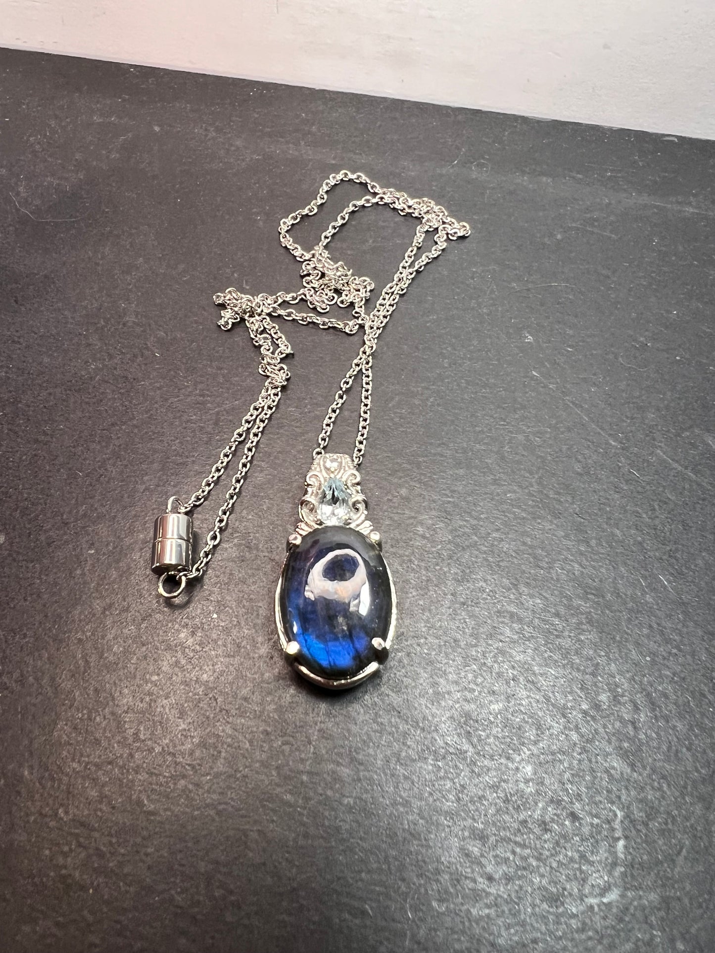 Malagasy labradorite and sky blue topaz pendant and chain necklace in stainless steel *NEW*