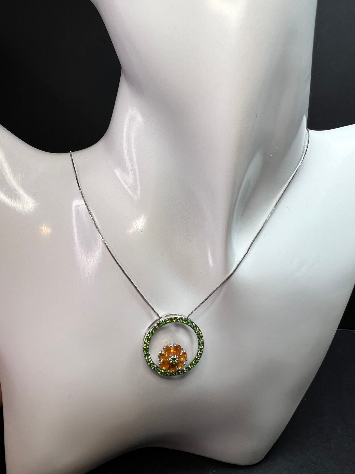 Vintage Sterling Silver Chrome Diopside & Fire Opal Circle Pendant Necklace