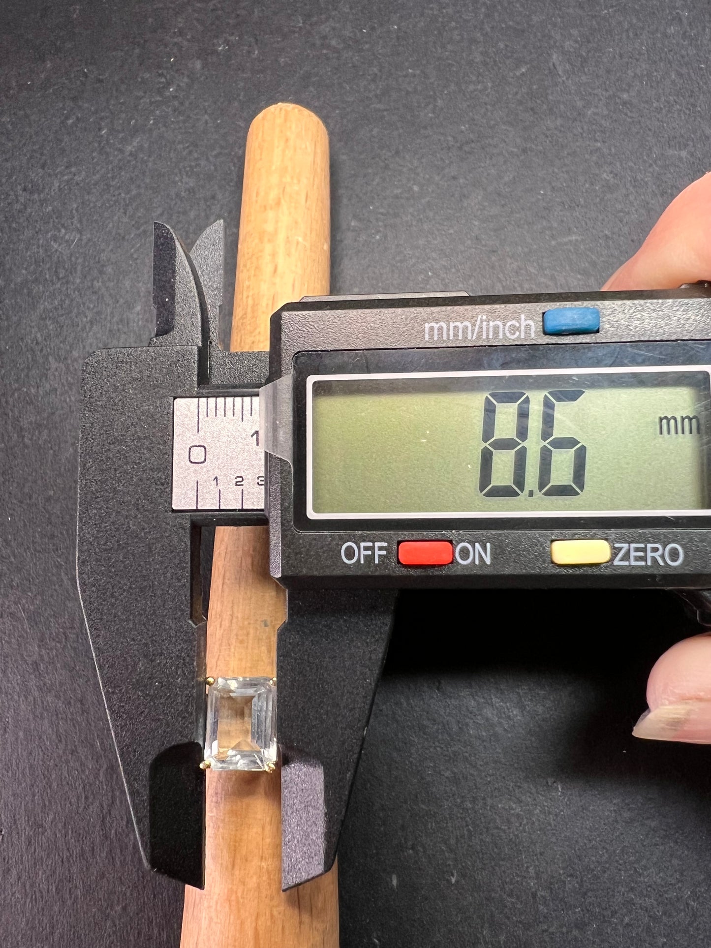 14K Yellow Gold Emerald-Cut Aquamarine Ring – Vintage Modernist Style, Size 7