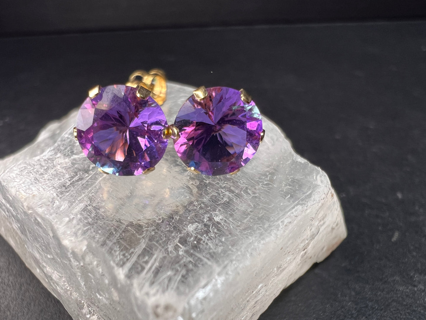 Like New 14K Yellow Gold Color Shift CZ Stud Earrings 8.2mm